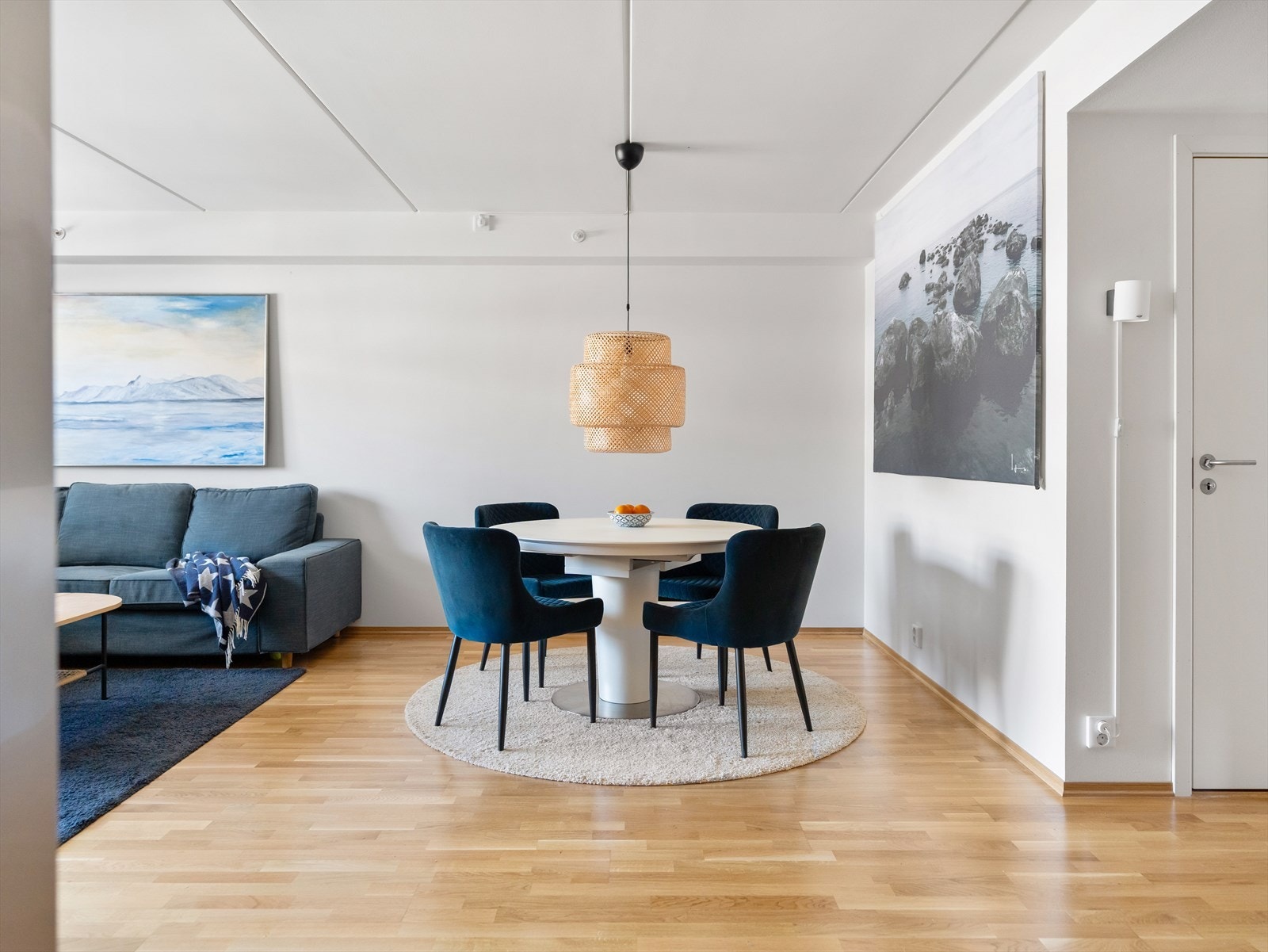 God plass til en spisegruppe. Galleribilde