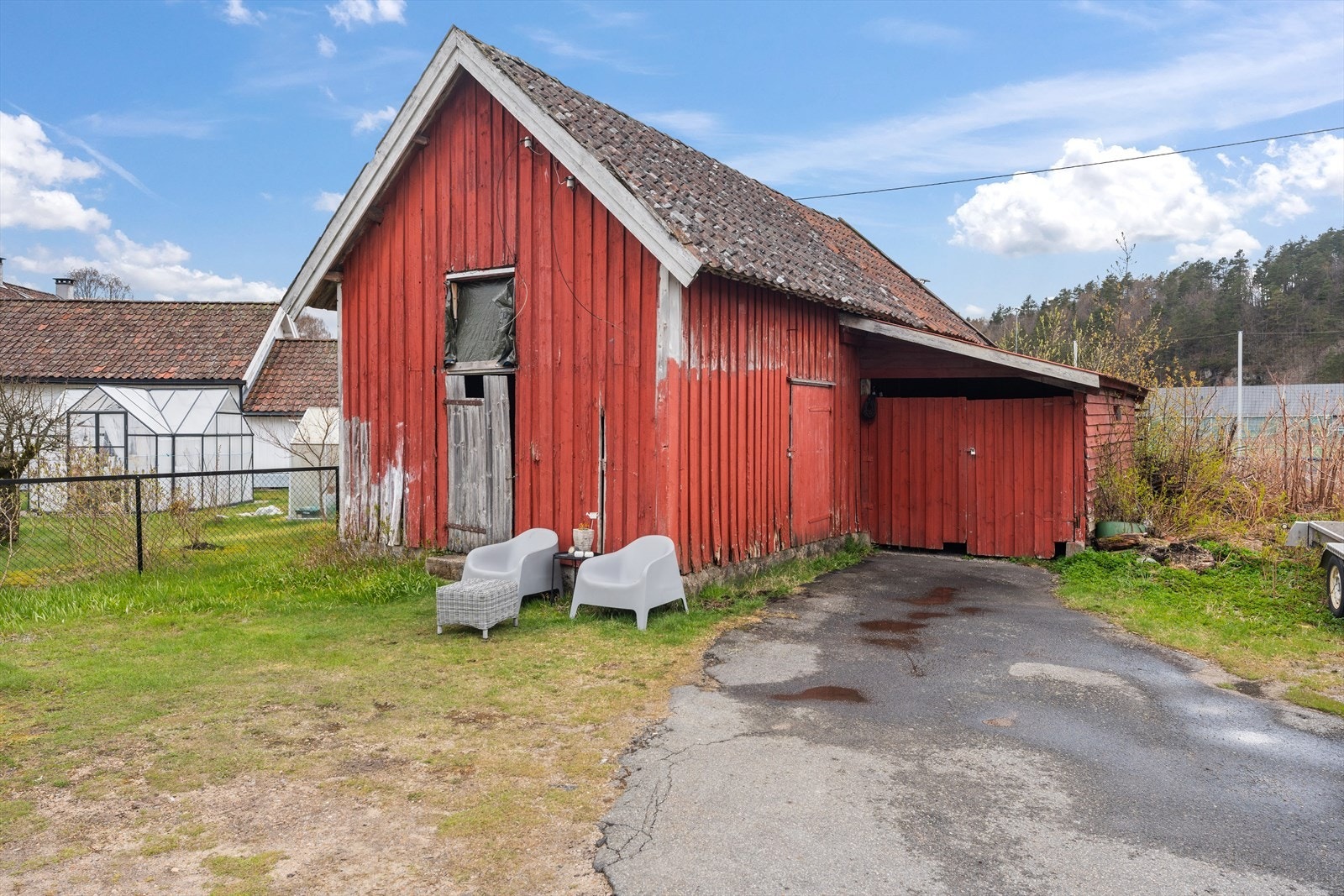 Tilhørende løe Galleribilde