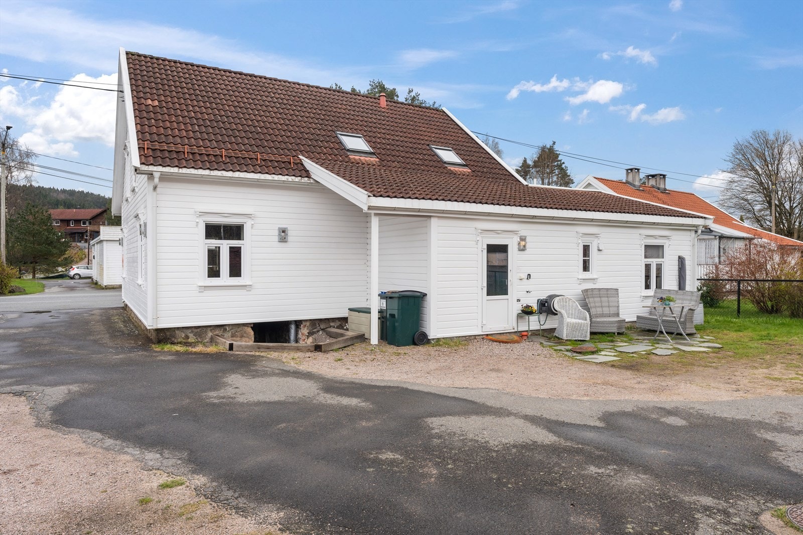 Gode parkeringsmuligheter på egen tomt Galleribilde