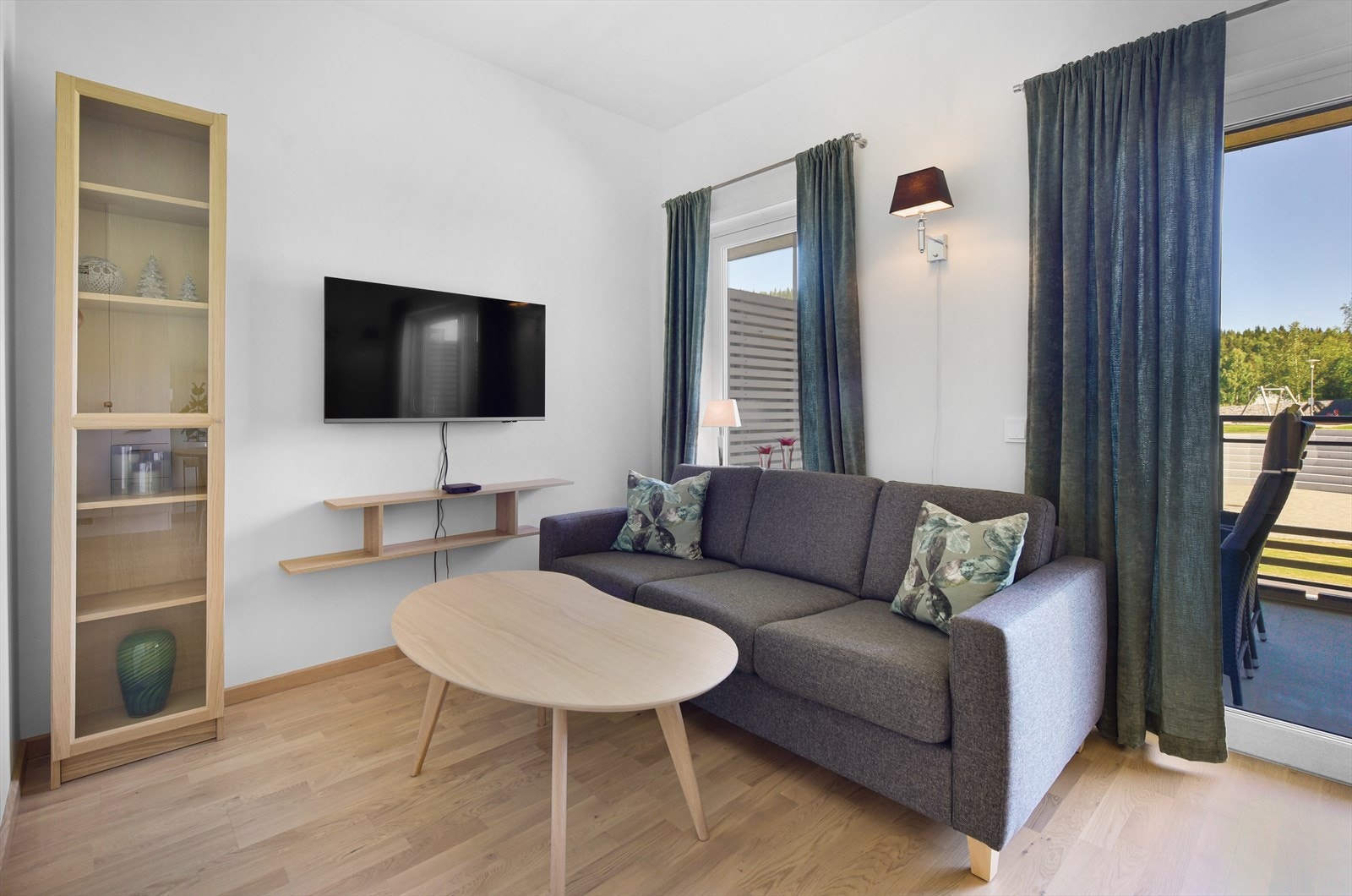 Leiligheten har åpne løsninger og oppleves arealeffektiv. Galleribilde