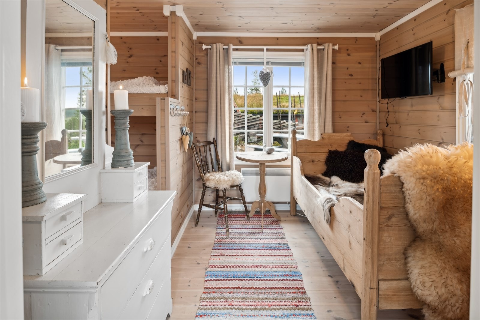 Annekset er innredet med fire sengeplasser Galleribilde