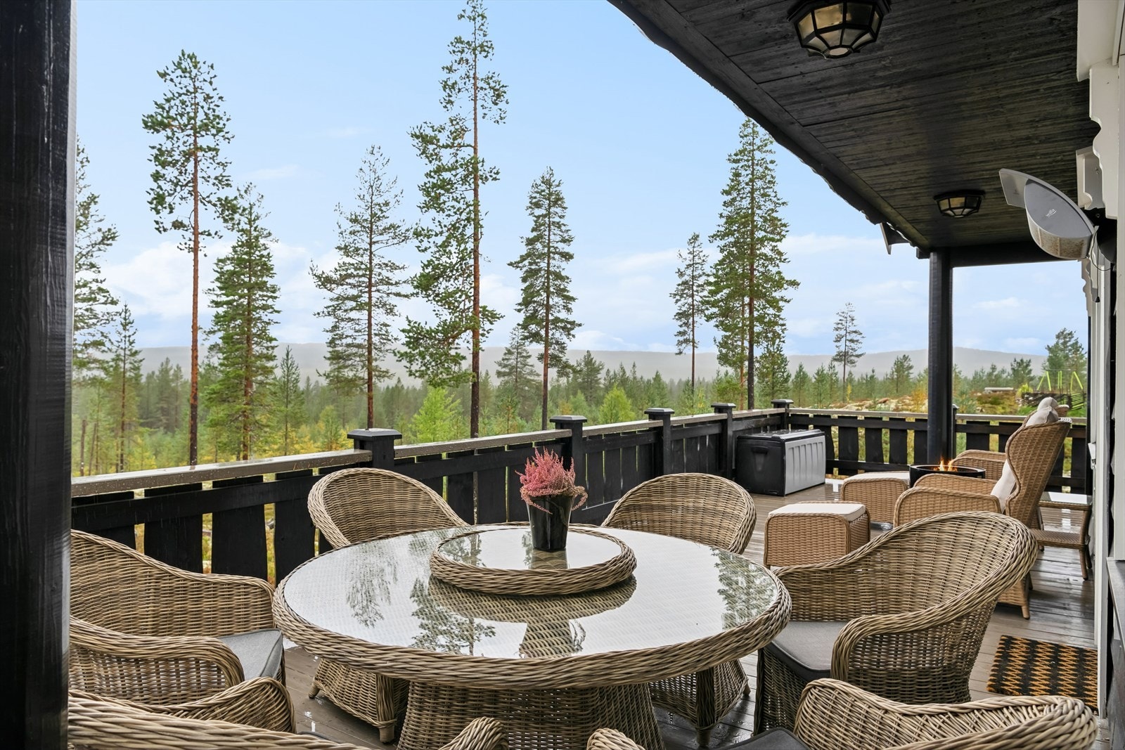 Stor terrasse med vidstrakt utsikt Galleribilde