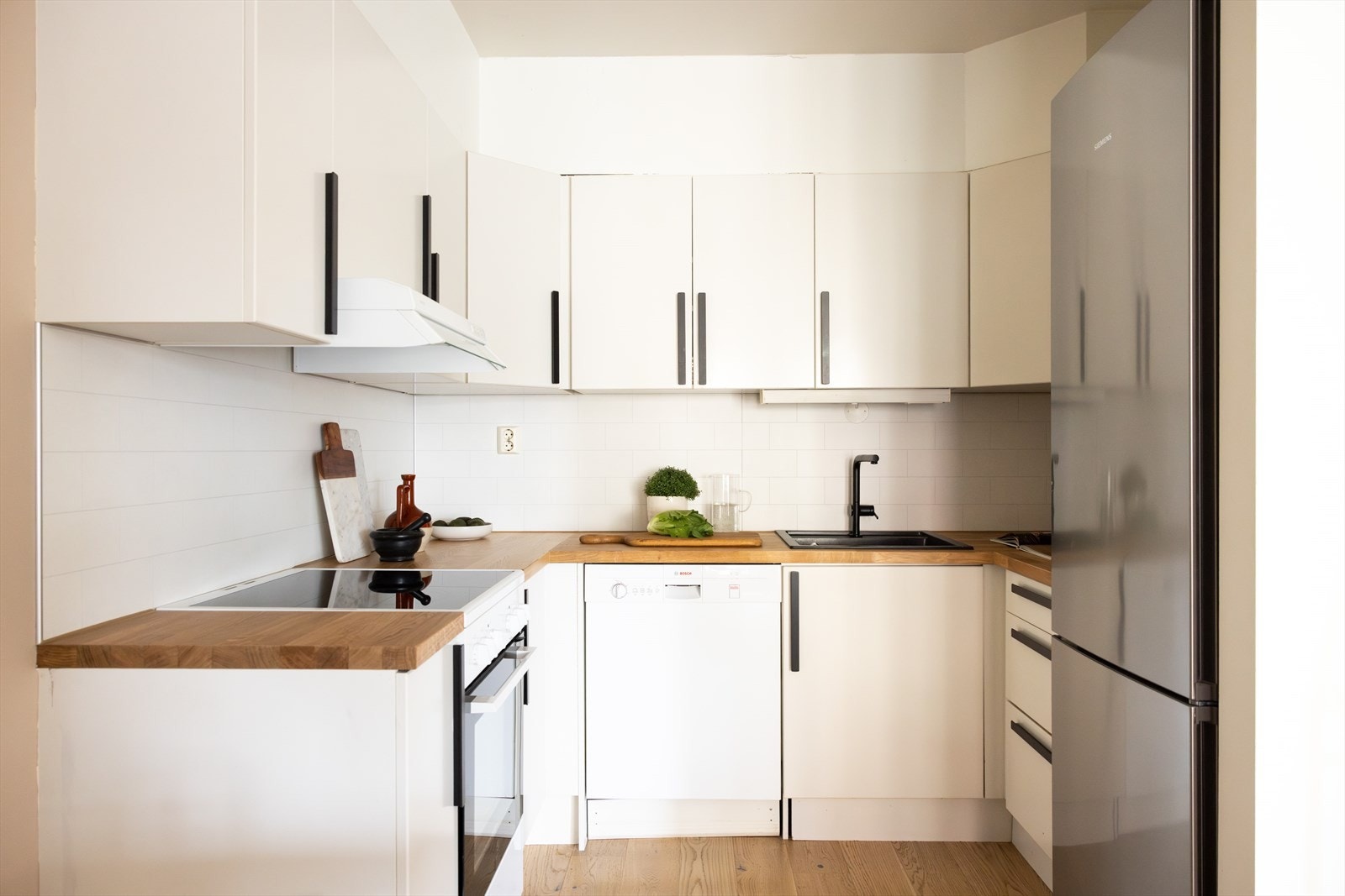 - Godt med benk- og skapplass - Galleribilde