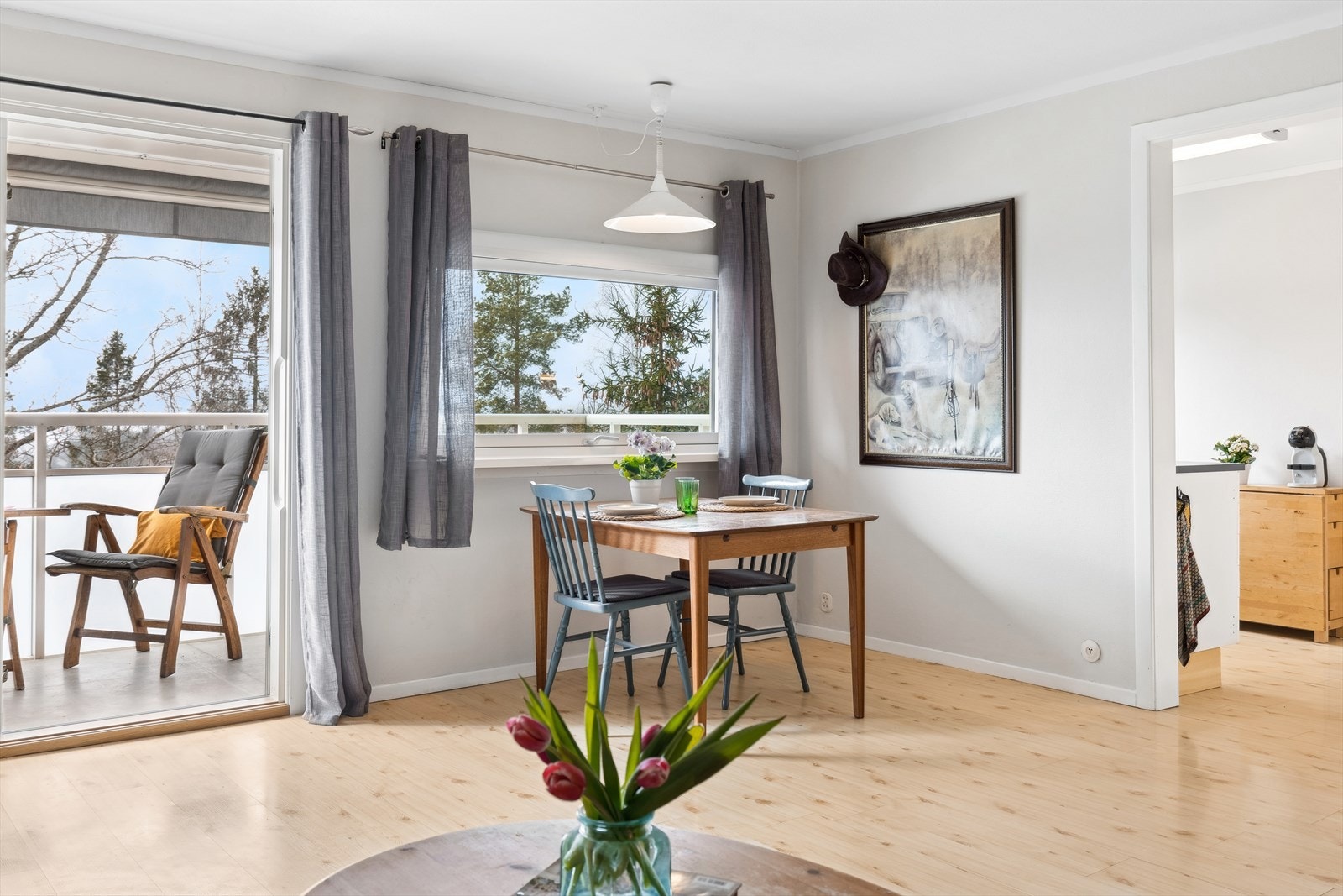 Stue og adskilt kjøkken Galleribilde