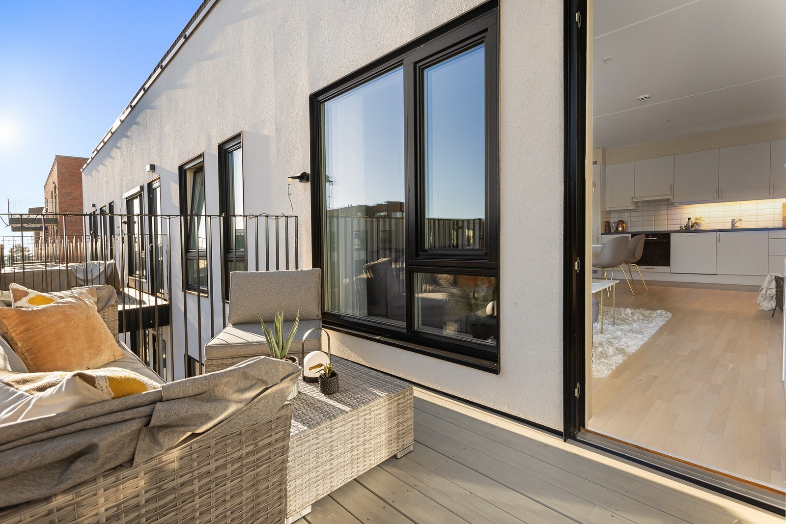 I tillegg til balkongen er det en stor, felles takterrasse med fantastisk utsikt! Galleribilde