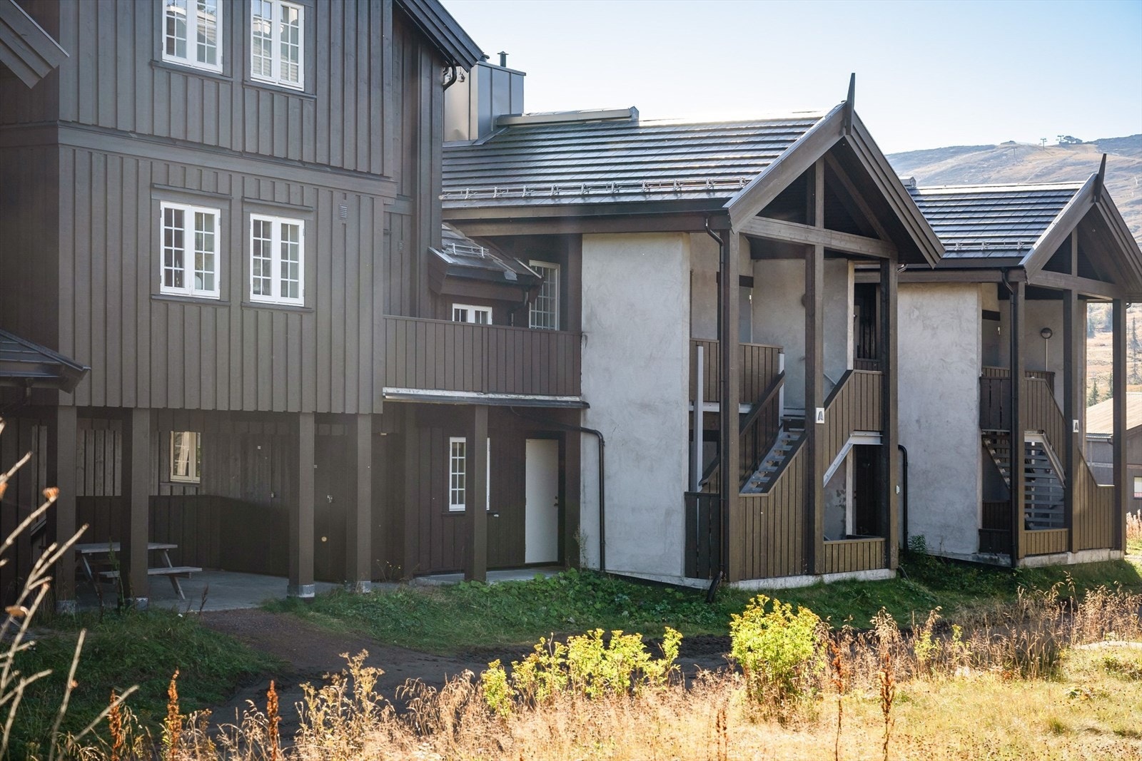 Leiligheten ligger svært godt til i Fageråsen med ski inn/ut til Norges største skianlegg og med kort veg til alle fasiliteter. Galleribilde