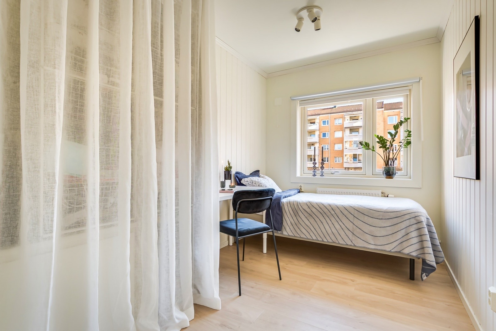 Soverom nr. 2 passer ypperlig som barnerom, gjesterom eller kontor - alt etter ønske og behov. Galleribilde