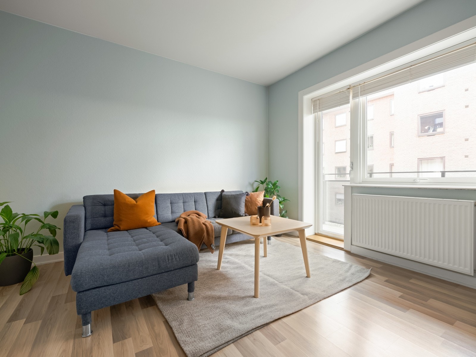 Vi fortsetter i den store og gode stuen, som er et helt supert oppholdsrom. Galleribilde