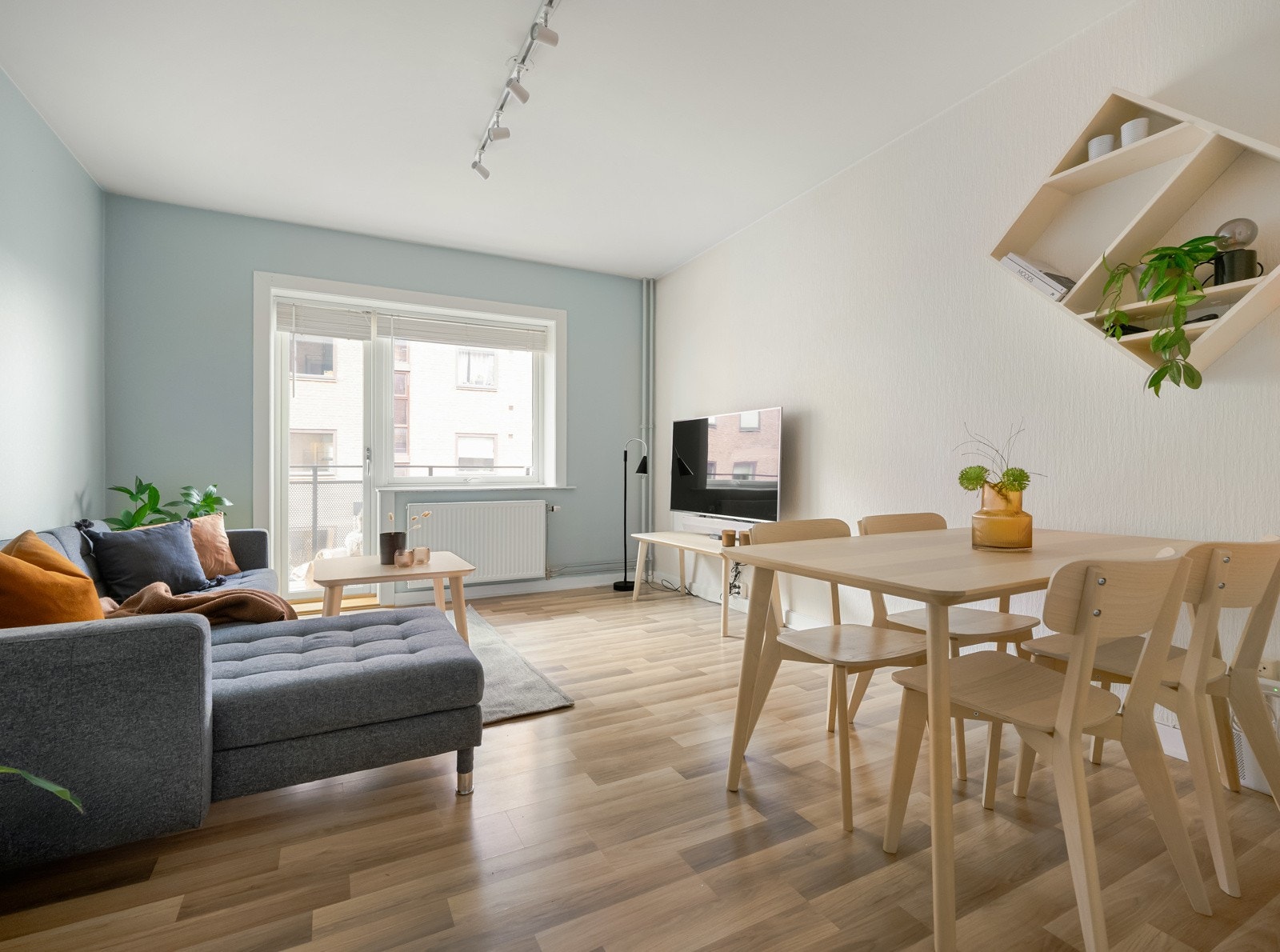 Velkommen til Treschows gate 17D, en herlig 2-roms leilighet rett ved Akerselva! Galleribilde