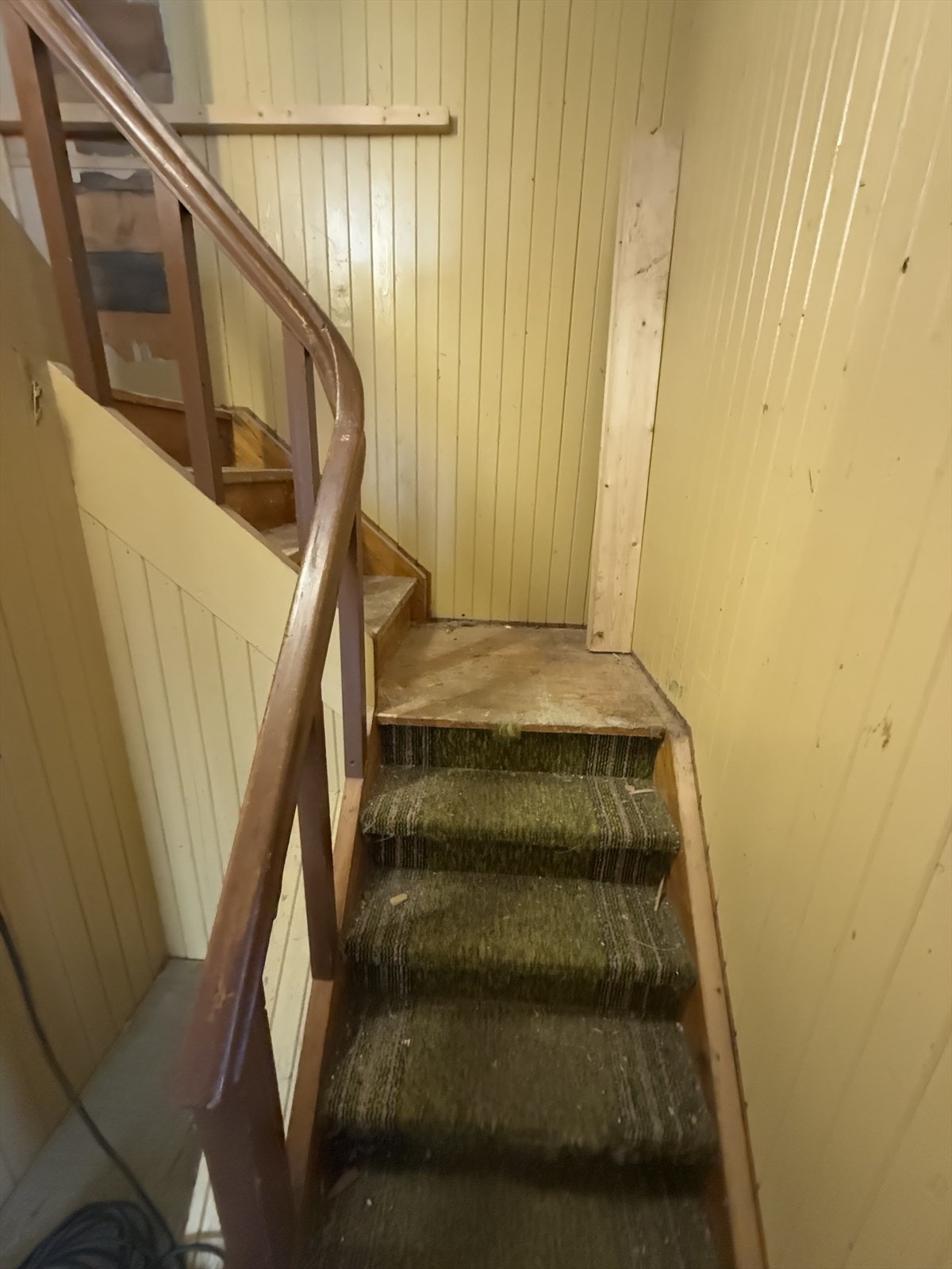 Trapp opp til 2. etasje. Galleribilde