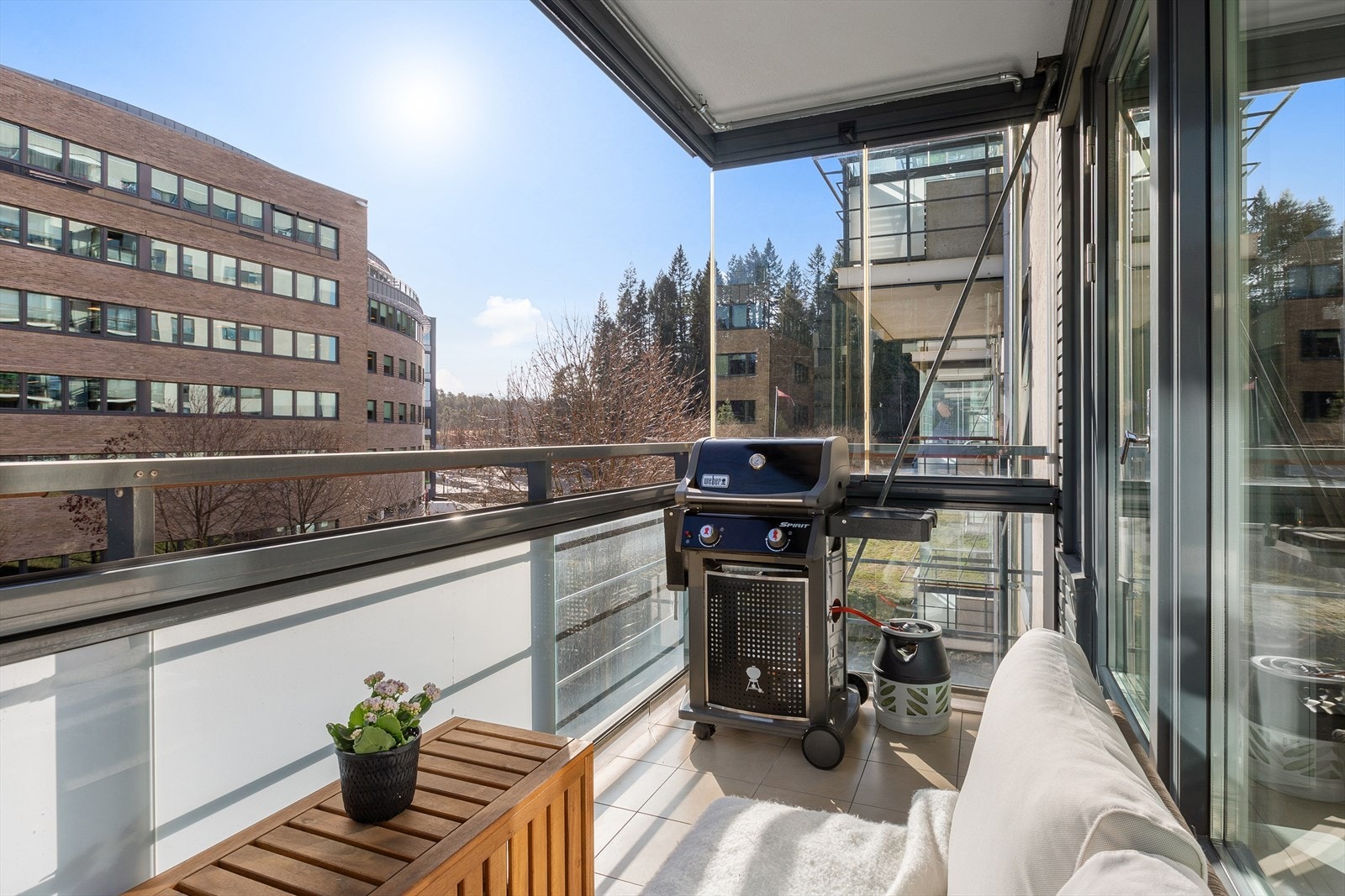 Innglasset balkong på 6 kvm som forlenger bruksområdet. Galleribilde