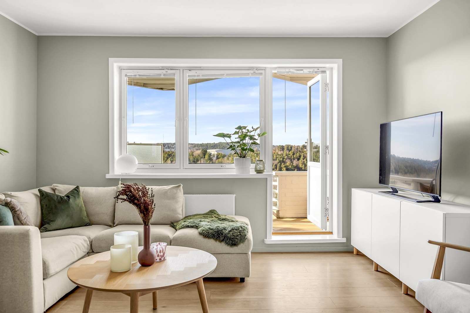 Vi tar en tur ut på balkongen. Galleribilde