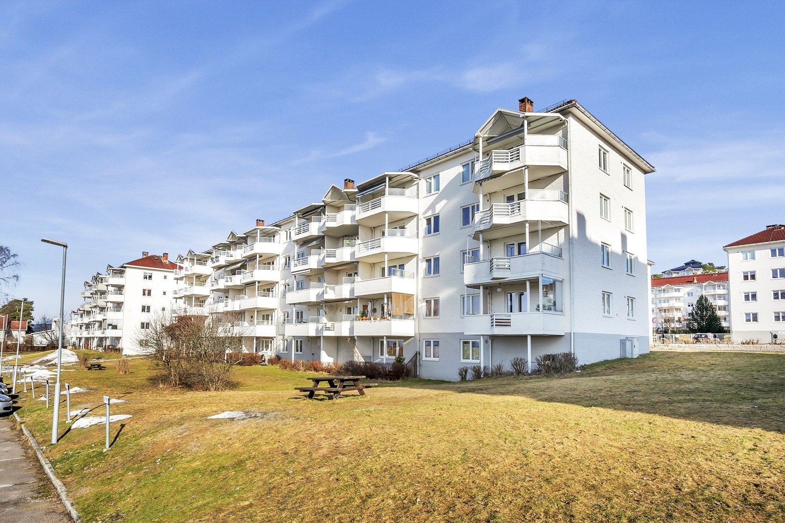 Blokkens fasade fra vest - helt uten innsyn. Galleribilde