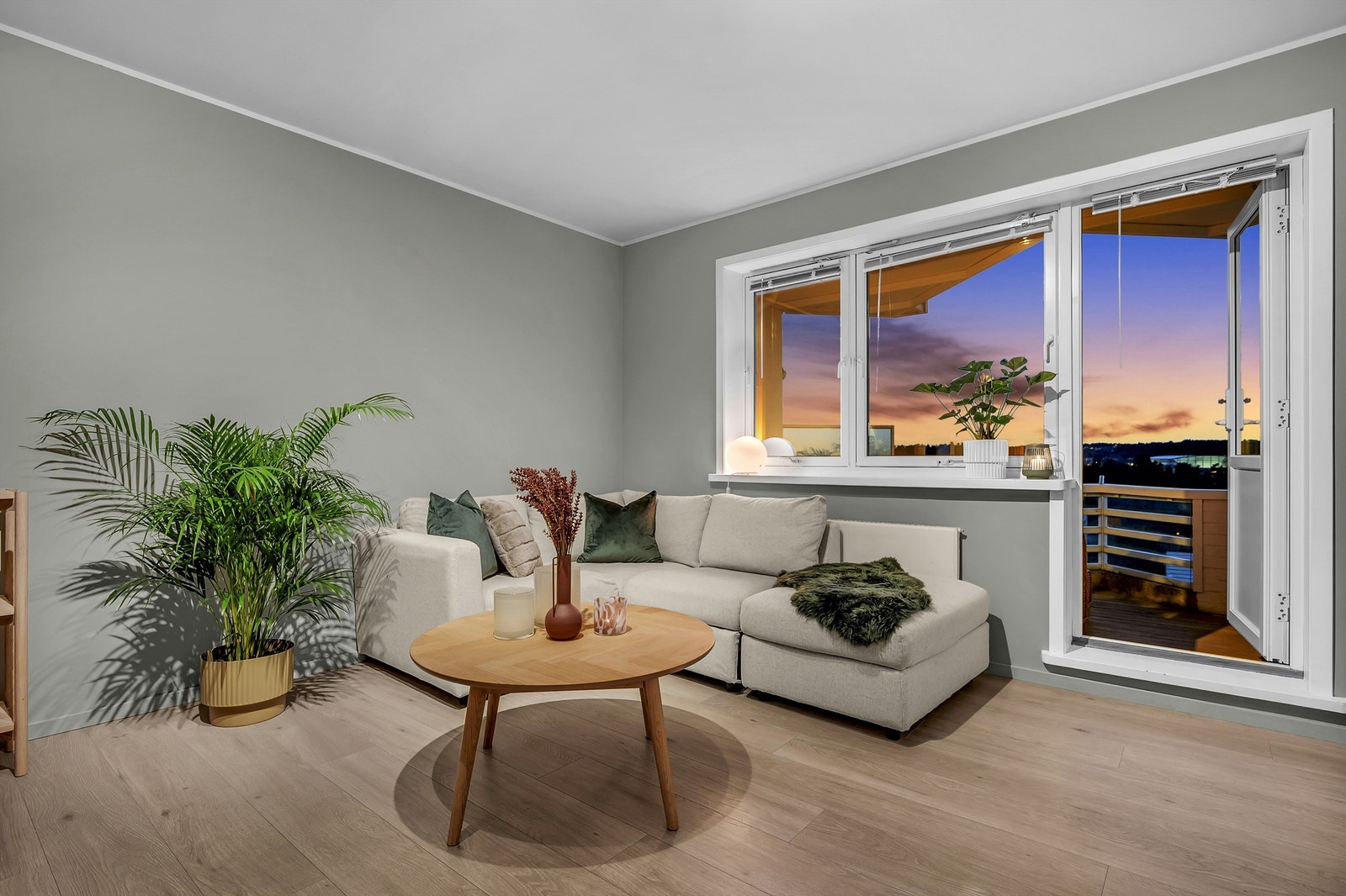 Sentralfyring og internett/tv er inkludert i felleskostnadene. Galleribilde