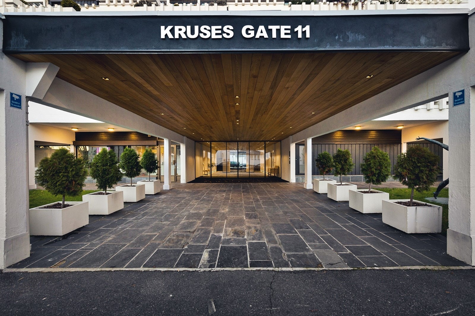 Leilighetene er beliggende i rolig og fredelig omgivelser, samtidig som det er kort vei til alt det beste byen har å by på. Galleribilde