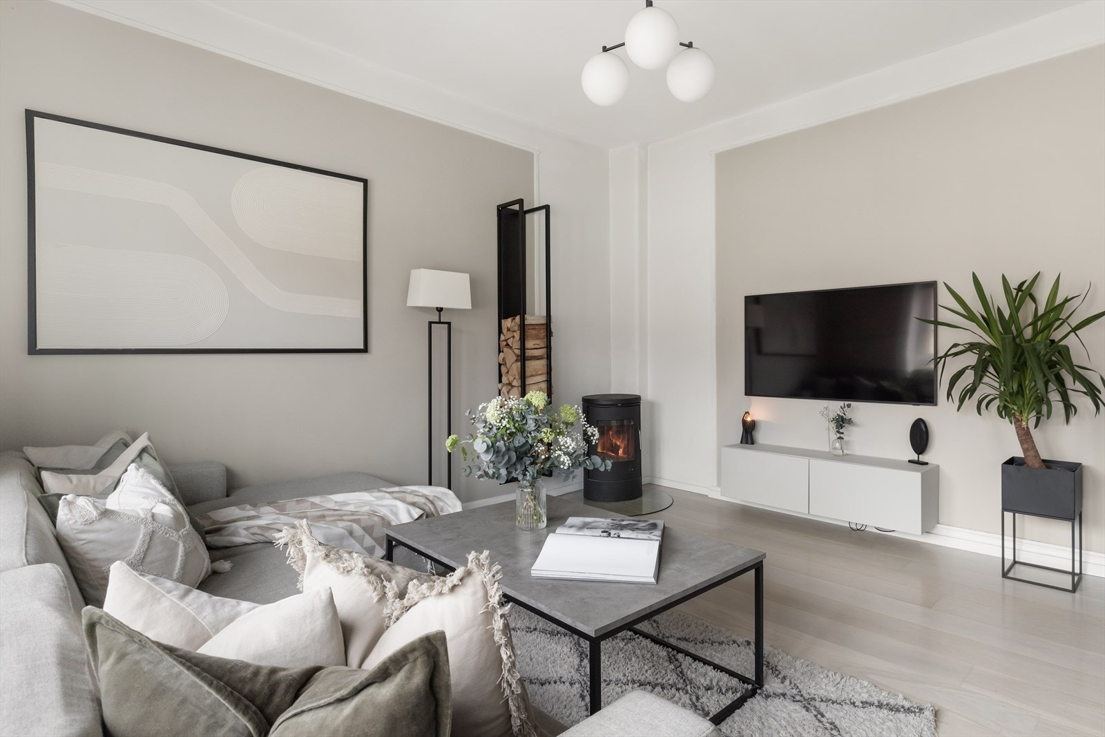 TV og bredbånd er inkludert i felleskostnadene. Galleribilde