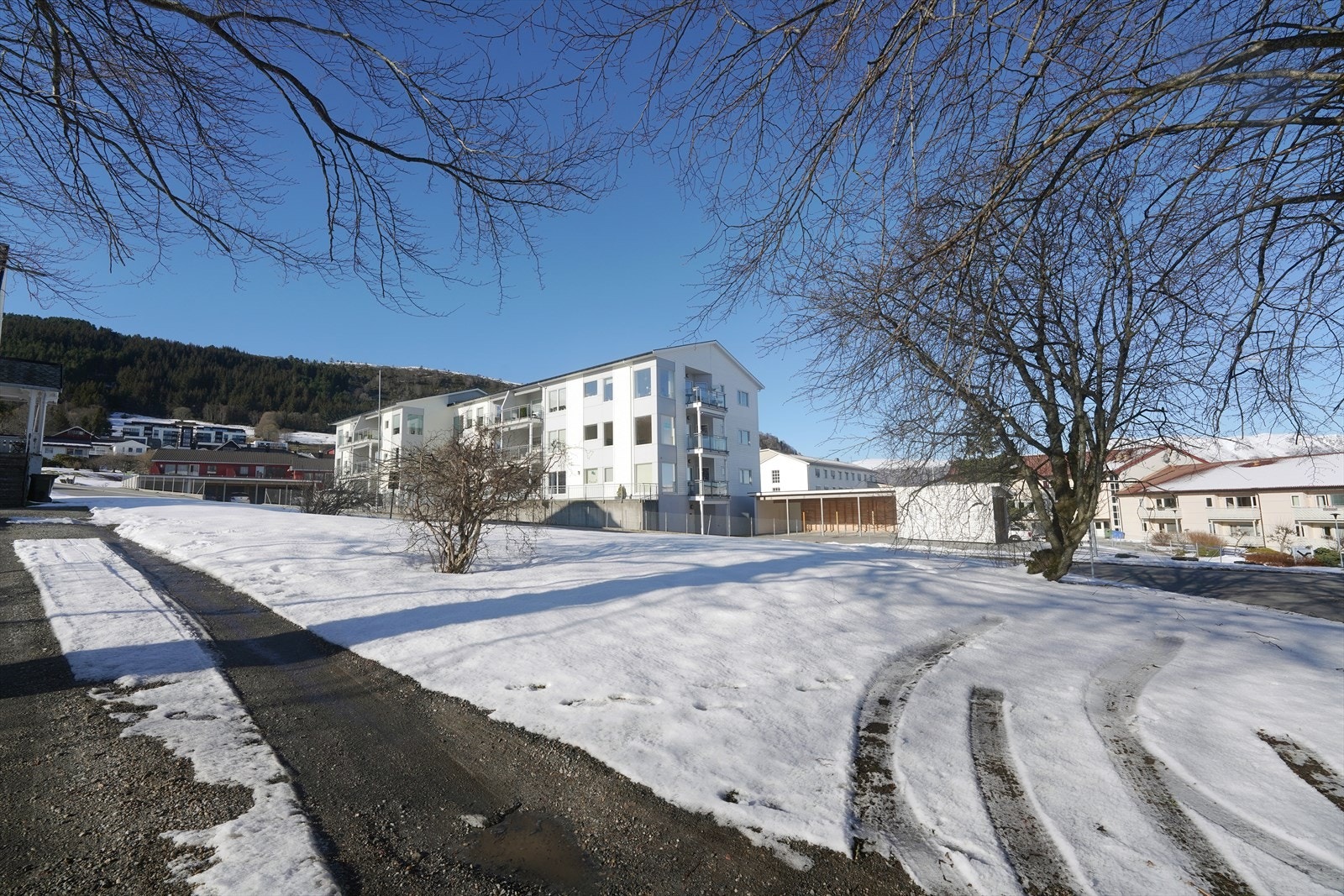 031_Fasade i front av bygget.jpg Galleribilde