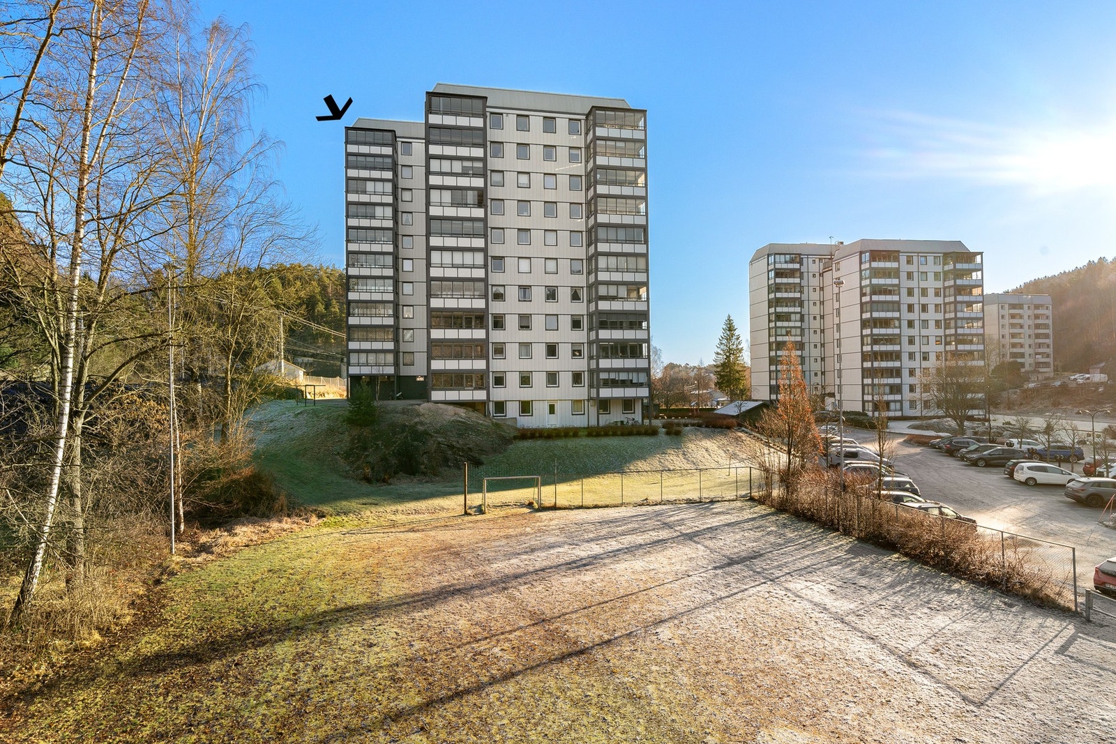 Leiligheten ligger vestvendt i 12. etasje (med heis til 11. etasje) Galleribilde