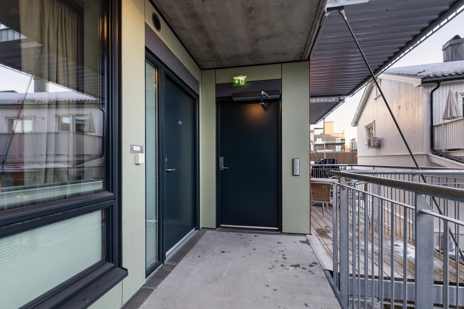 Adkomst via felles svalgang. Heis i bygget. Galleribilde