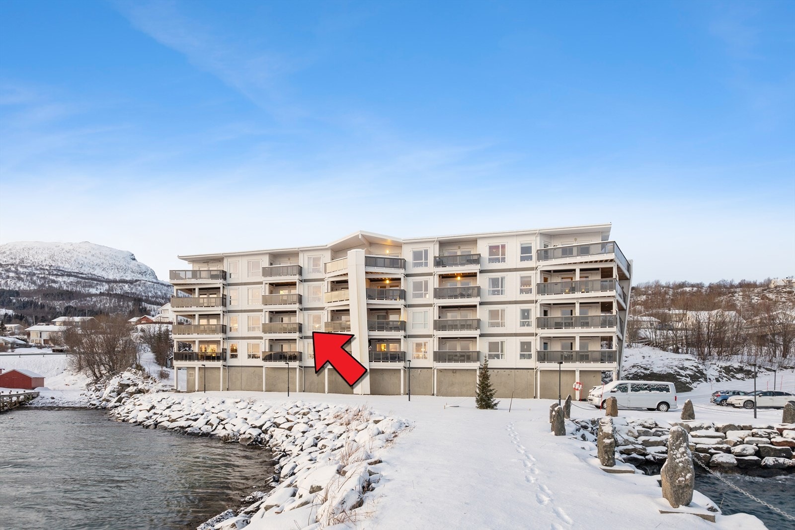 Leiligheten ligger i andre leilighetsetasje Galleribilde