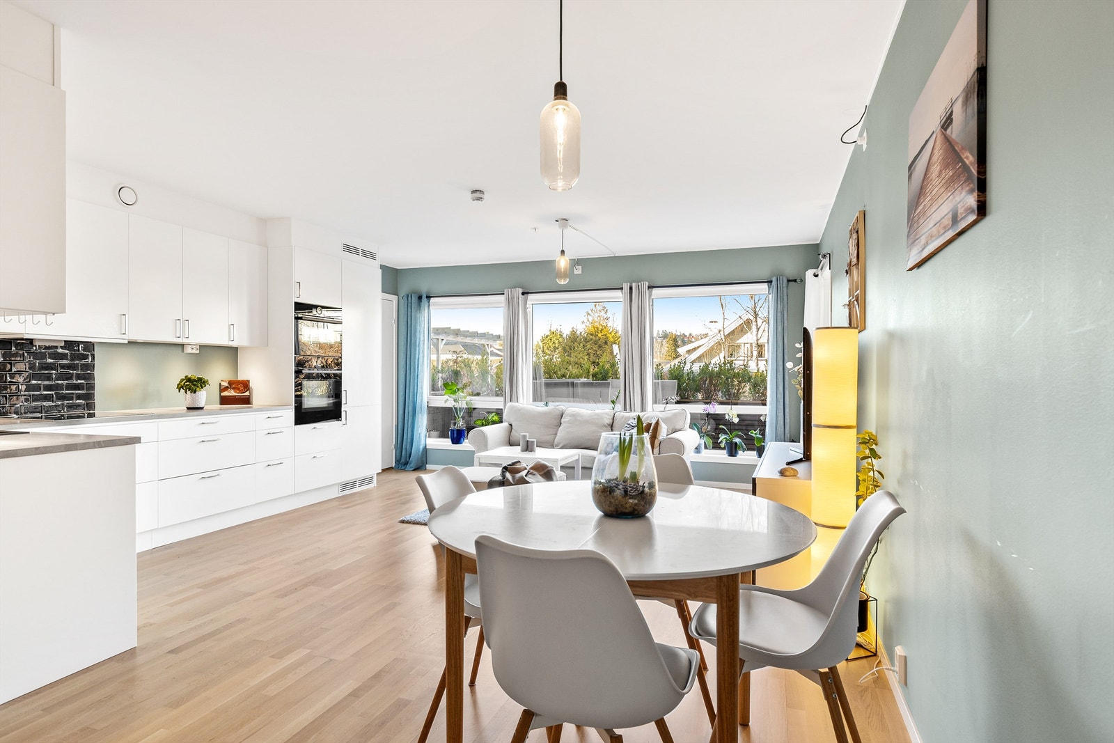 Robin Lauritzen v/ Krogsveen Eiendomsmegling har gleden av å presentere Elveveien 26! Galleribilde