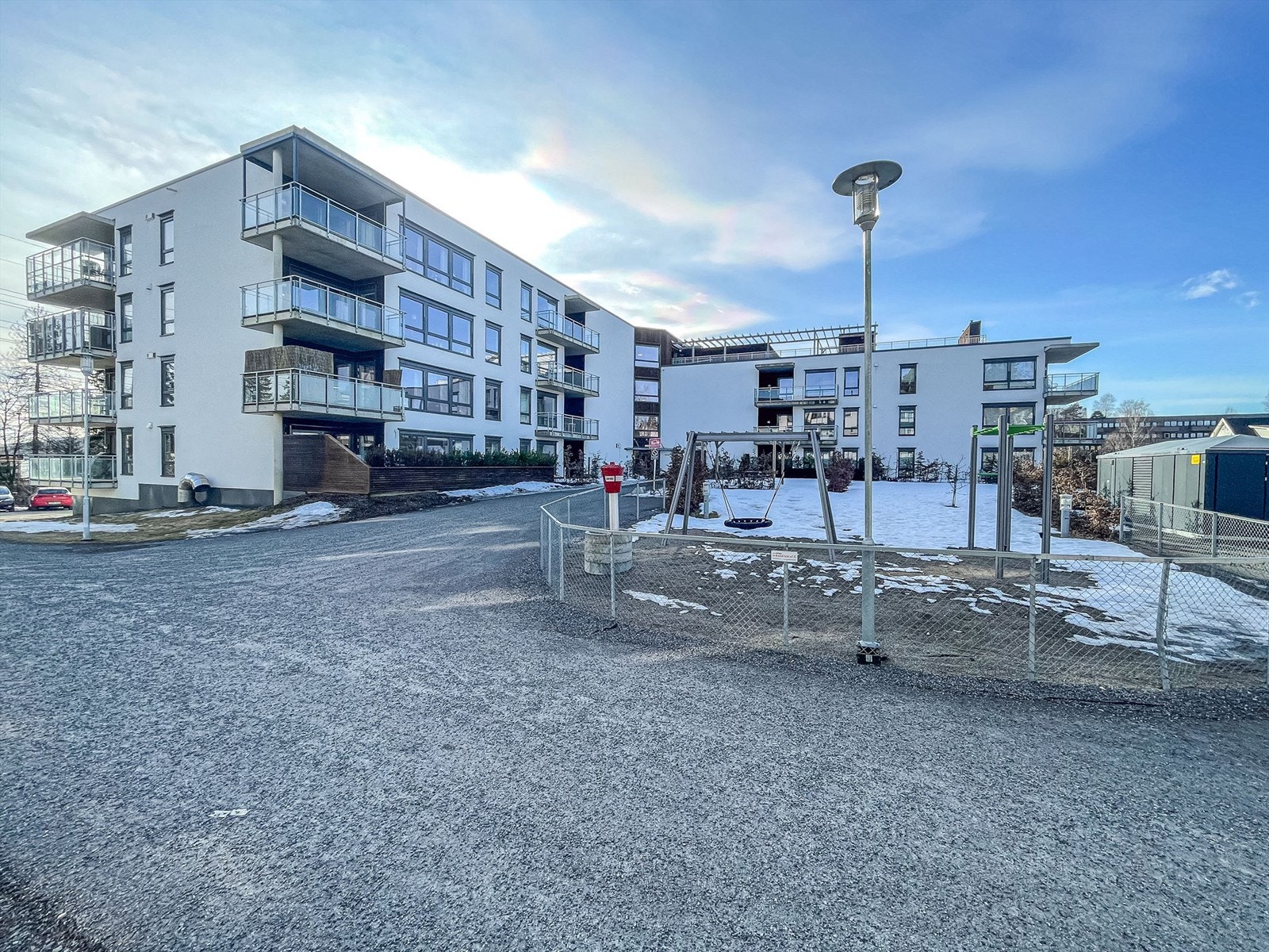 Med barnevennlige omgivelser, pent opparbeidet uteområde og et velorganisert sameie. Galleribilde