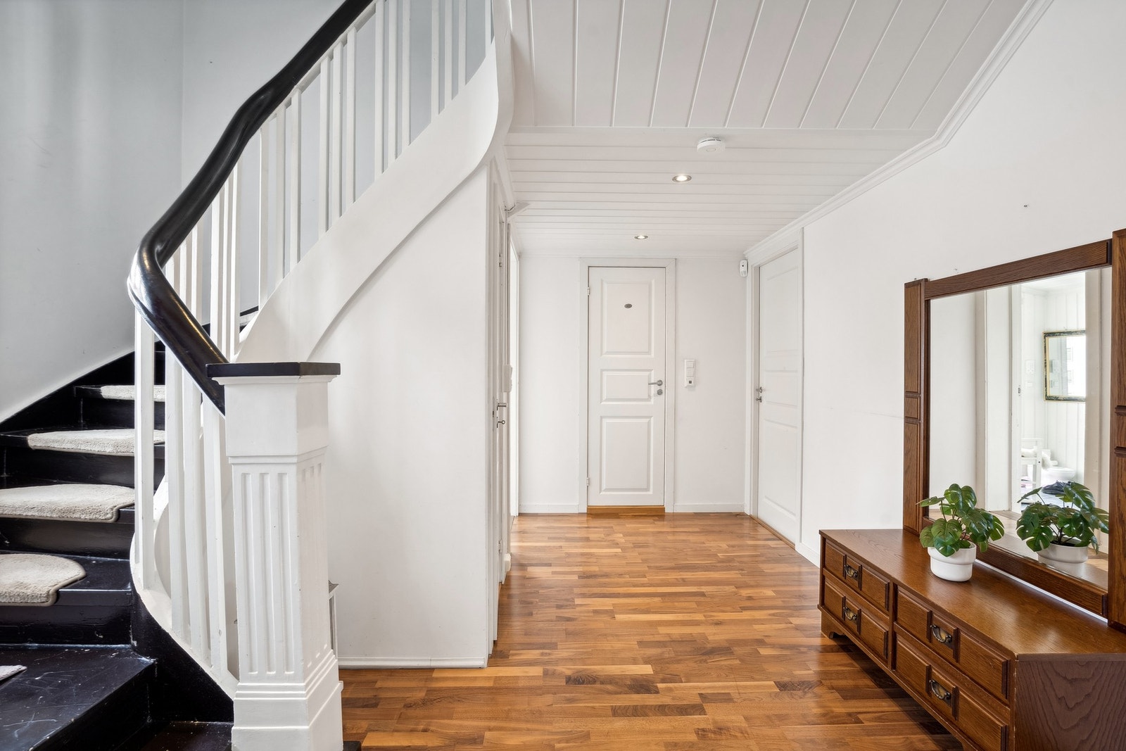 Boligen er opprinnelig fra 1923, men er i senere år ominnredet og modernisert. Galleribilde