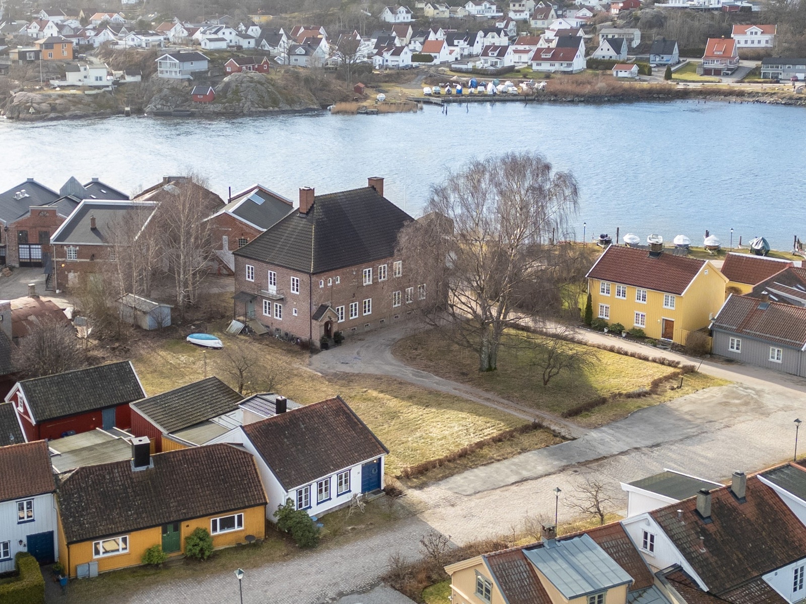 Vaterland velforenings medlemmer har tilgang til velhuset som ligger nærmest elven. Galleribilde