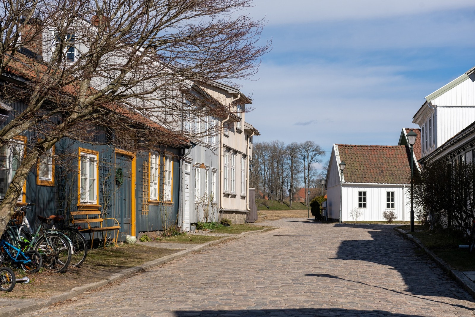Dette er et bevaringsverdig område med særpreg og lav trehusbebyggelse fra 17- og 1800-tallet. Galleribilde