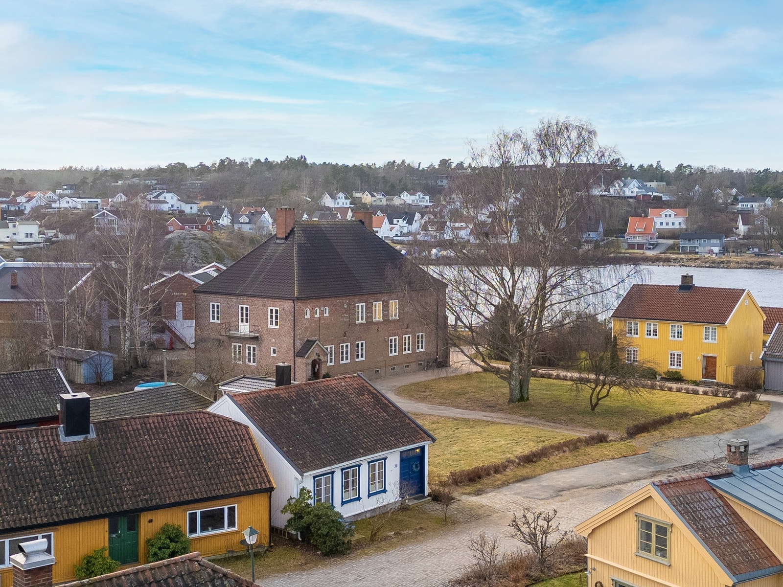 Det er montert billader tilknyttet boligen i 2023. Galleribilde