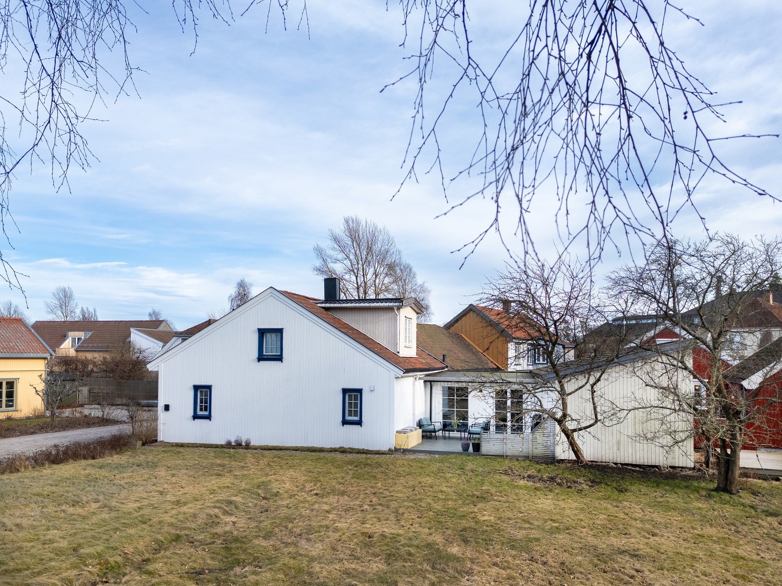 Dette er et velholdt og ivaretatt hus. Boligens utvendig fasader er malt i 2019/2020. Galleribilde