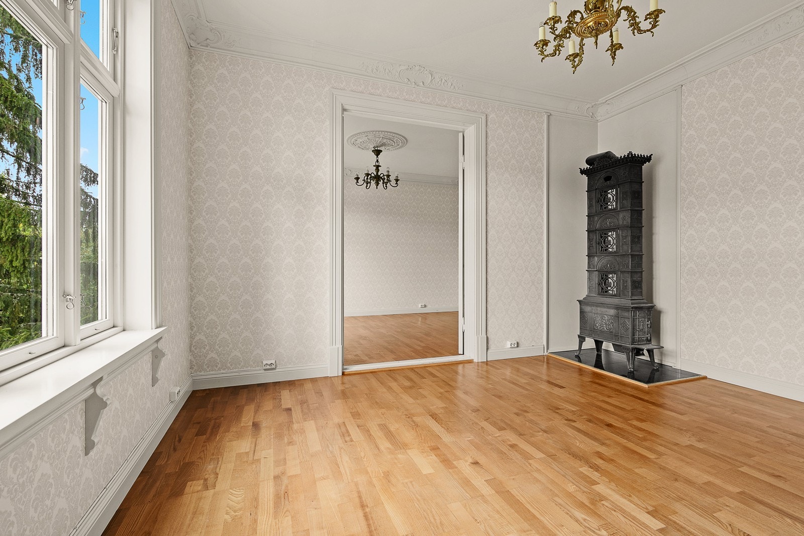 Denne leiligheten er påkostet og fremstår klassisk og elegant. Galleribilde