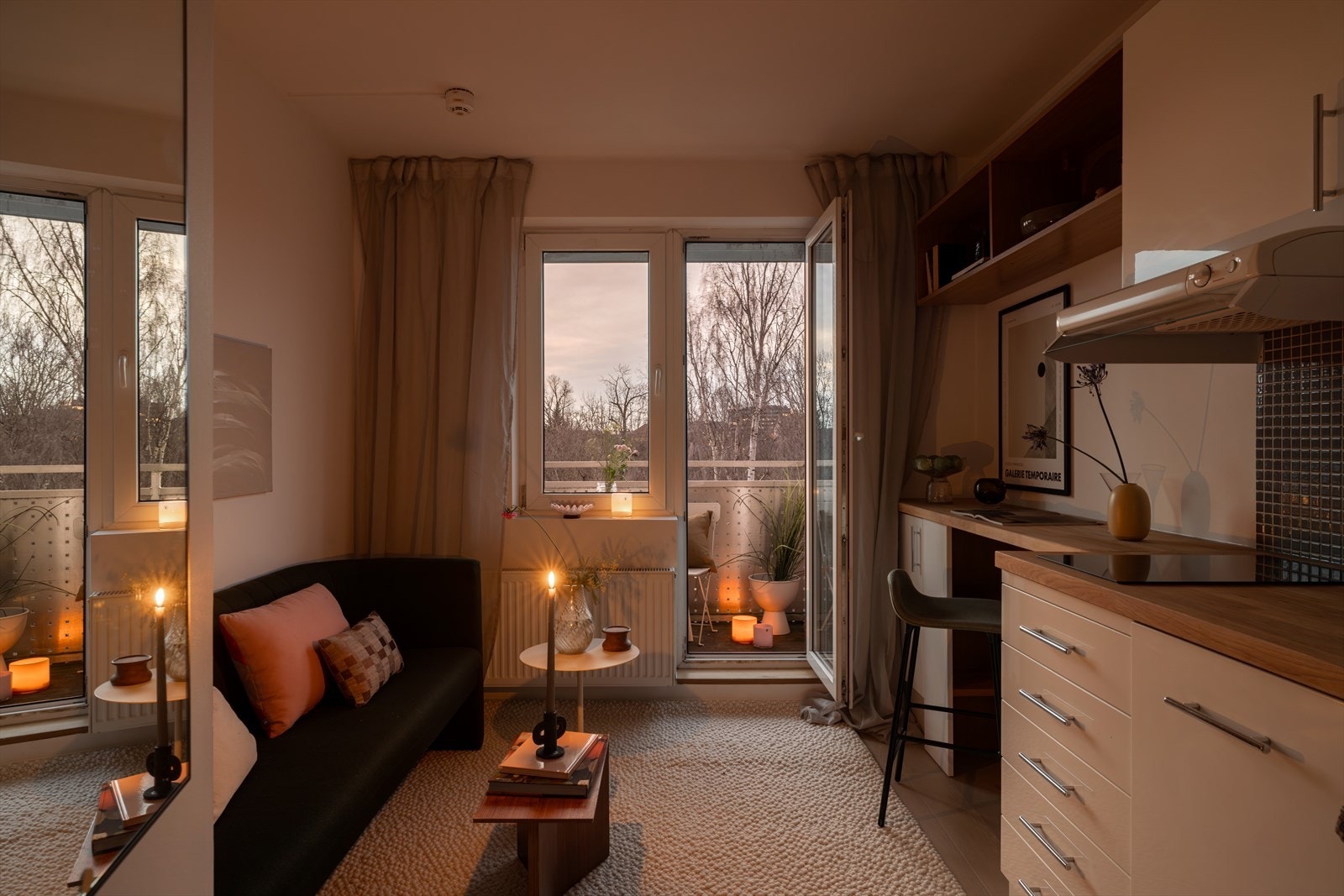 Det er godt med oppbevaringsmuligheter i leiligheten. Galleribilde