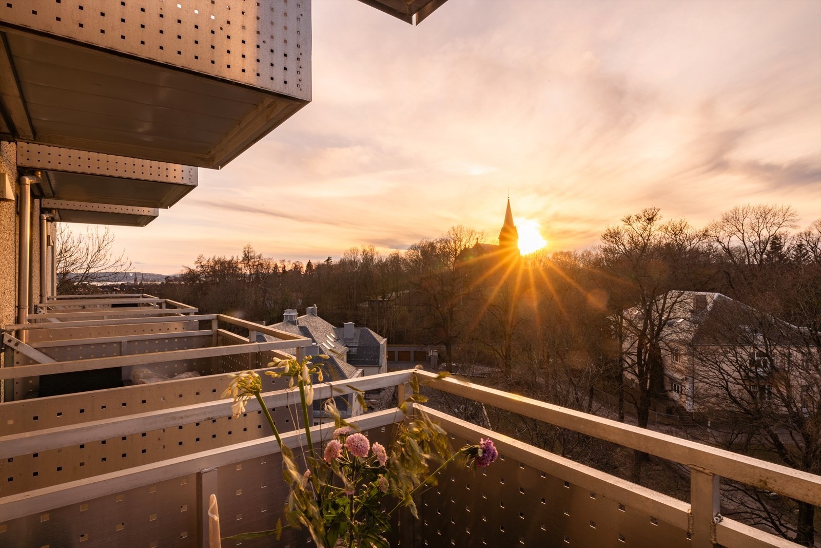Du får hyggelig utsyn fra balkongen. Galleribilde