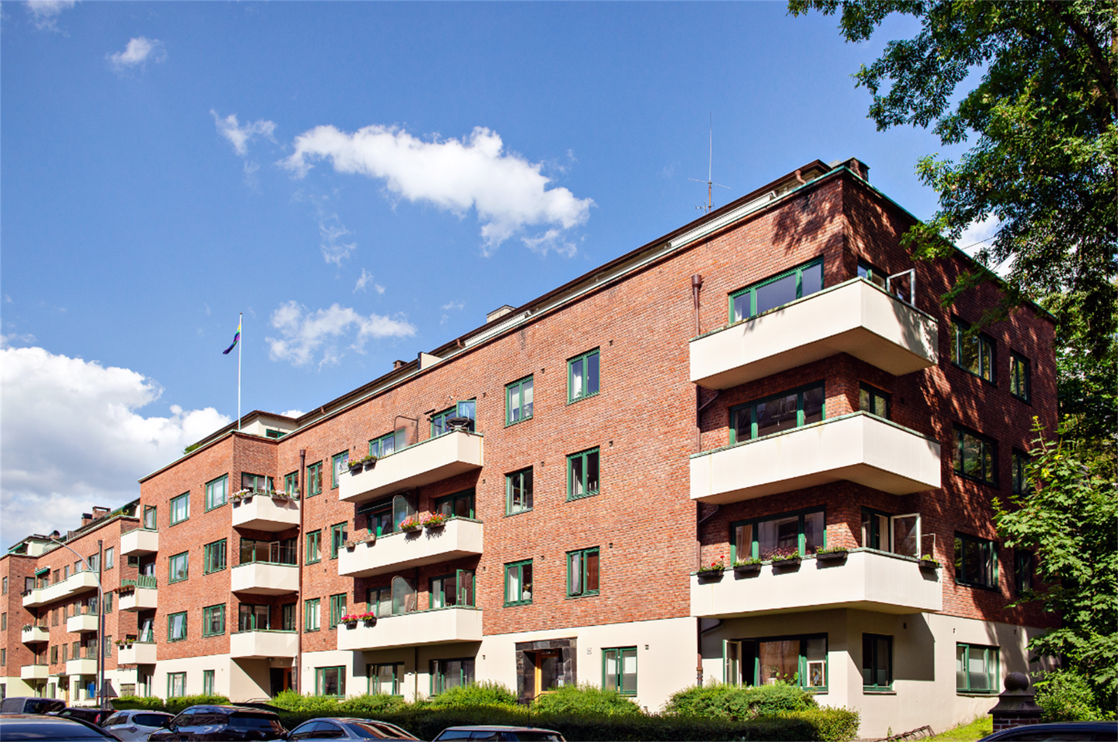 Fasade sommertid Galleribilde