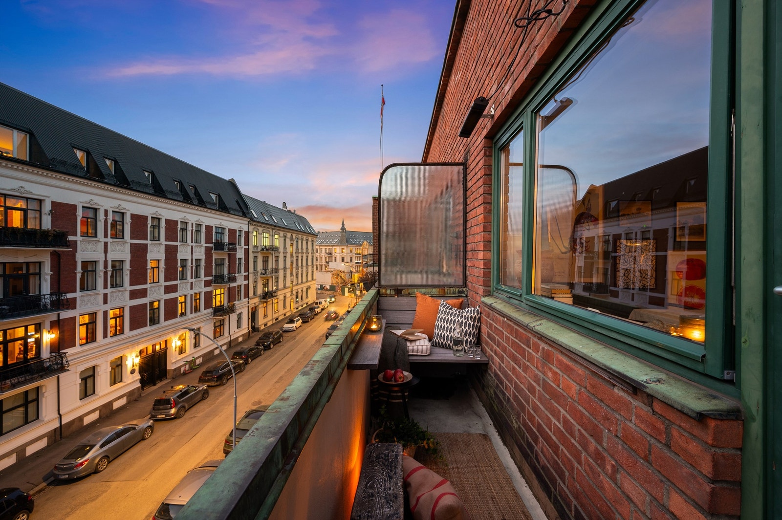 Balkongen er vestvendt og byr på gode solforhold. Galleribilde