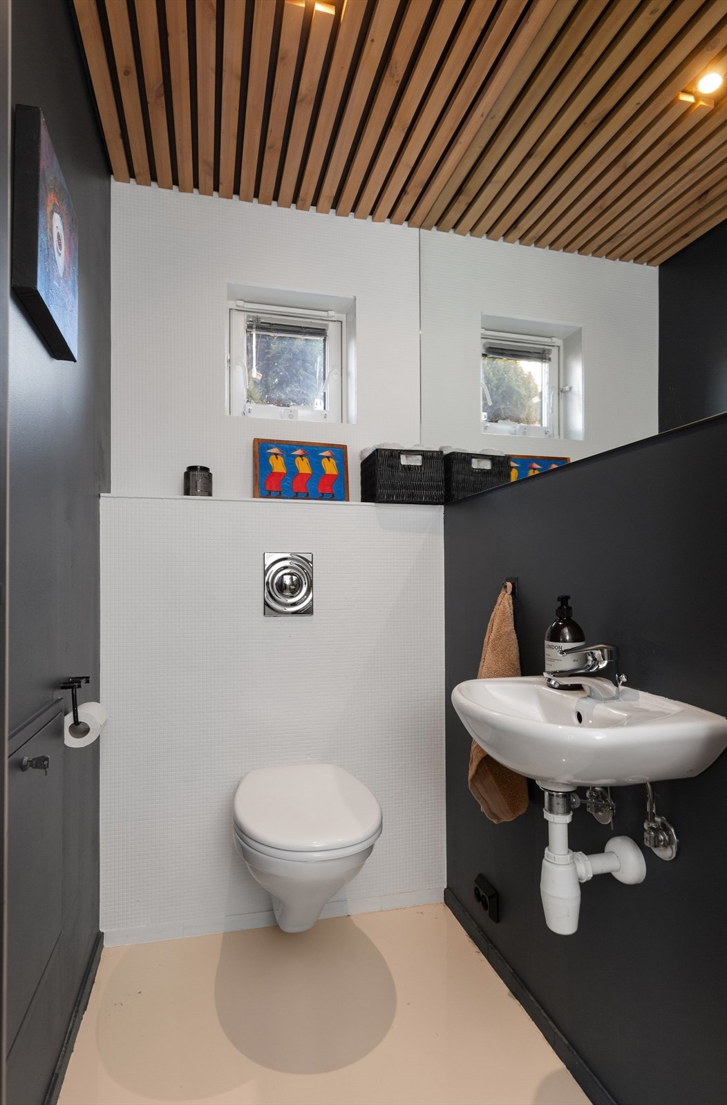 Gjestetoalett i 2.etasje Galleribilde