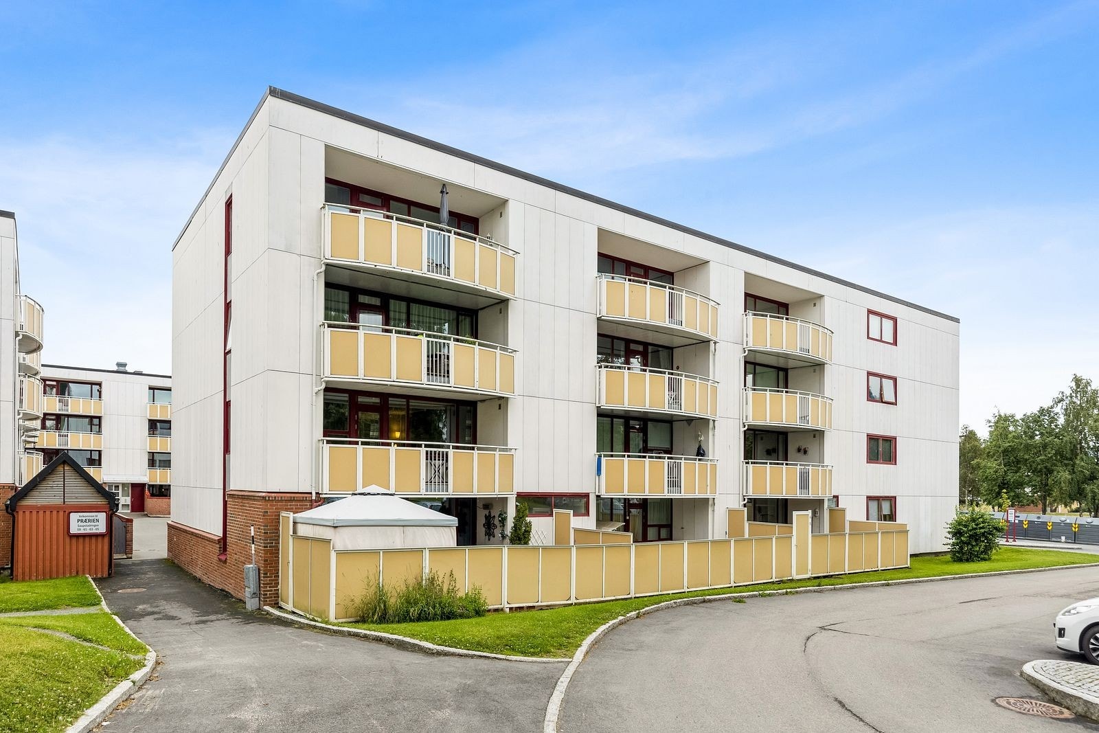 Fasade - Leiligheten ligger i byggets 1.etasje Galleribilde