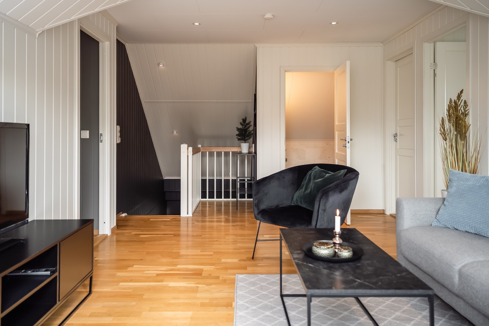 Loftstue måles til 21,7 kvm. Galleribilde