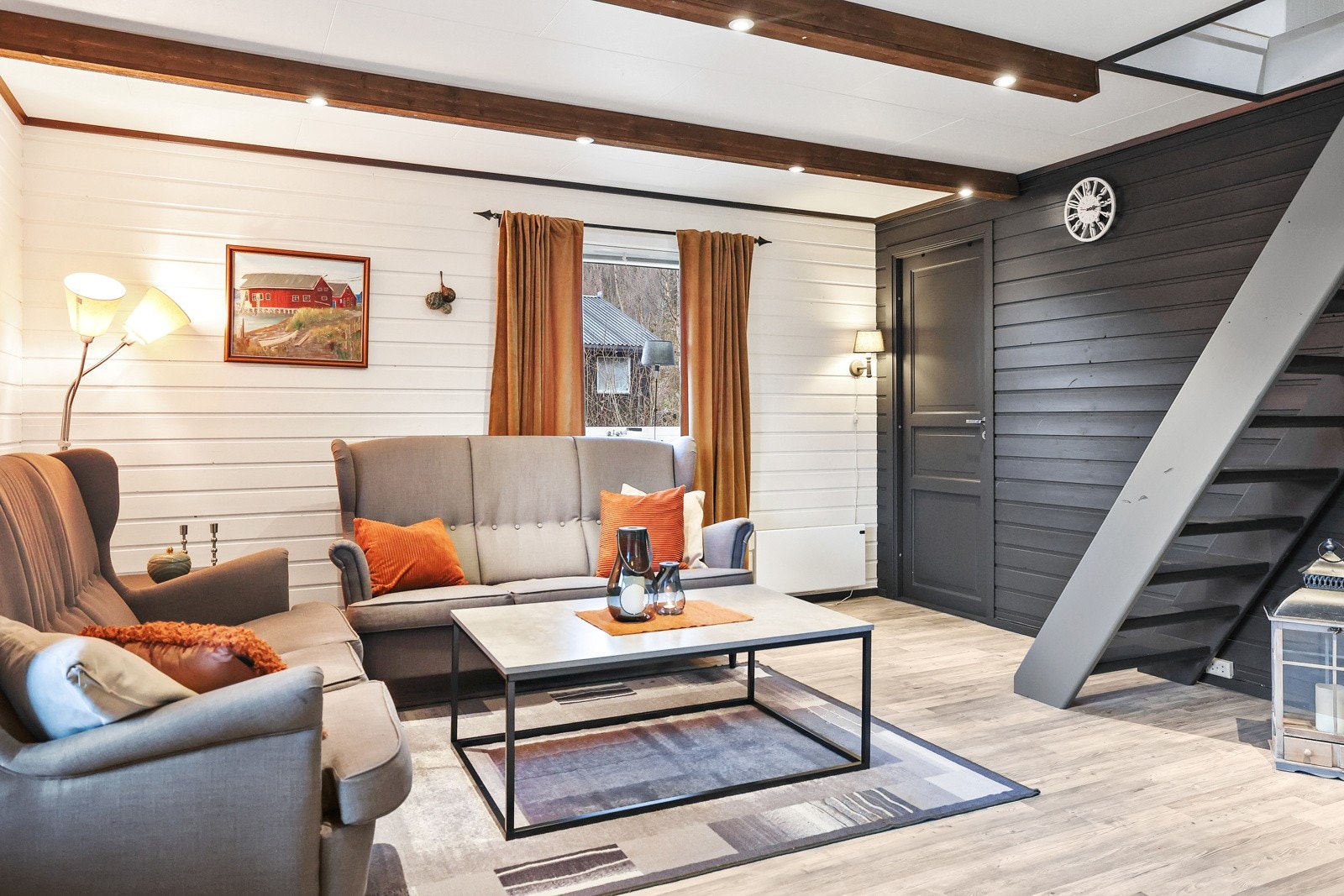 Innfelte downlights i dragerne i taket Galleribilde