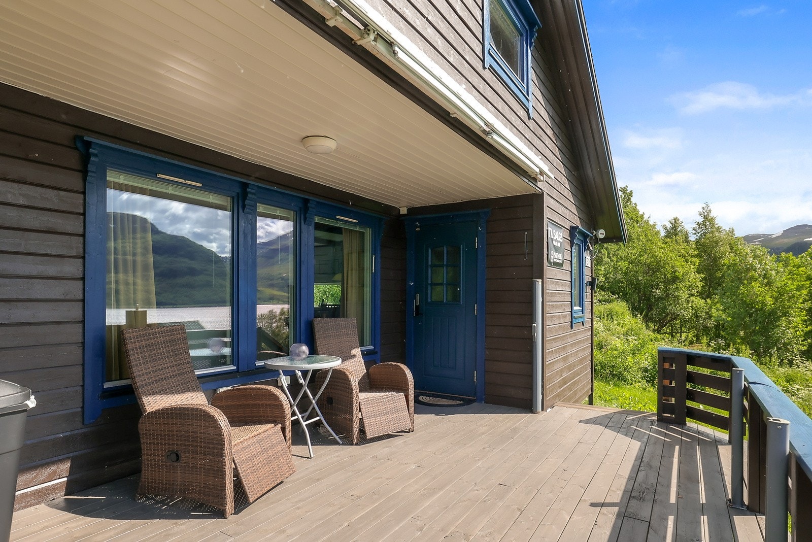 Romslig terrasse Galleribilde