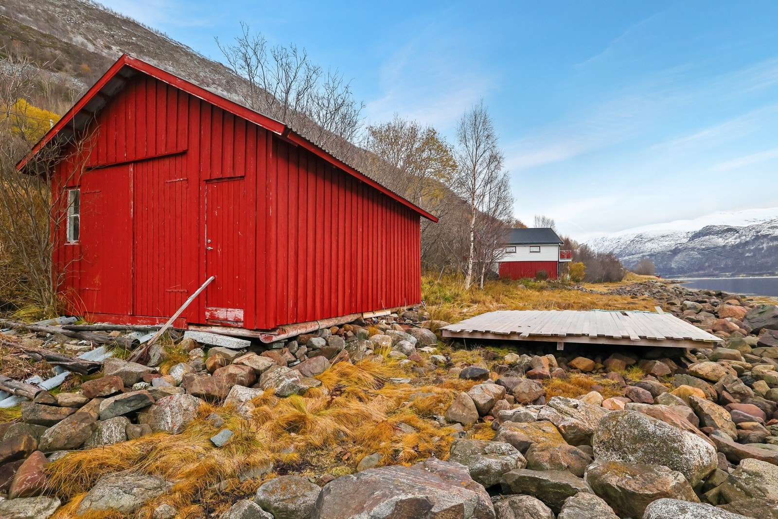 Eget naust på tinglyst naustplass i fjæra Galleribilde