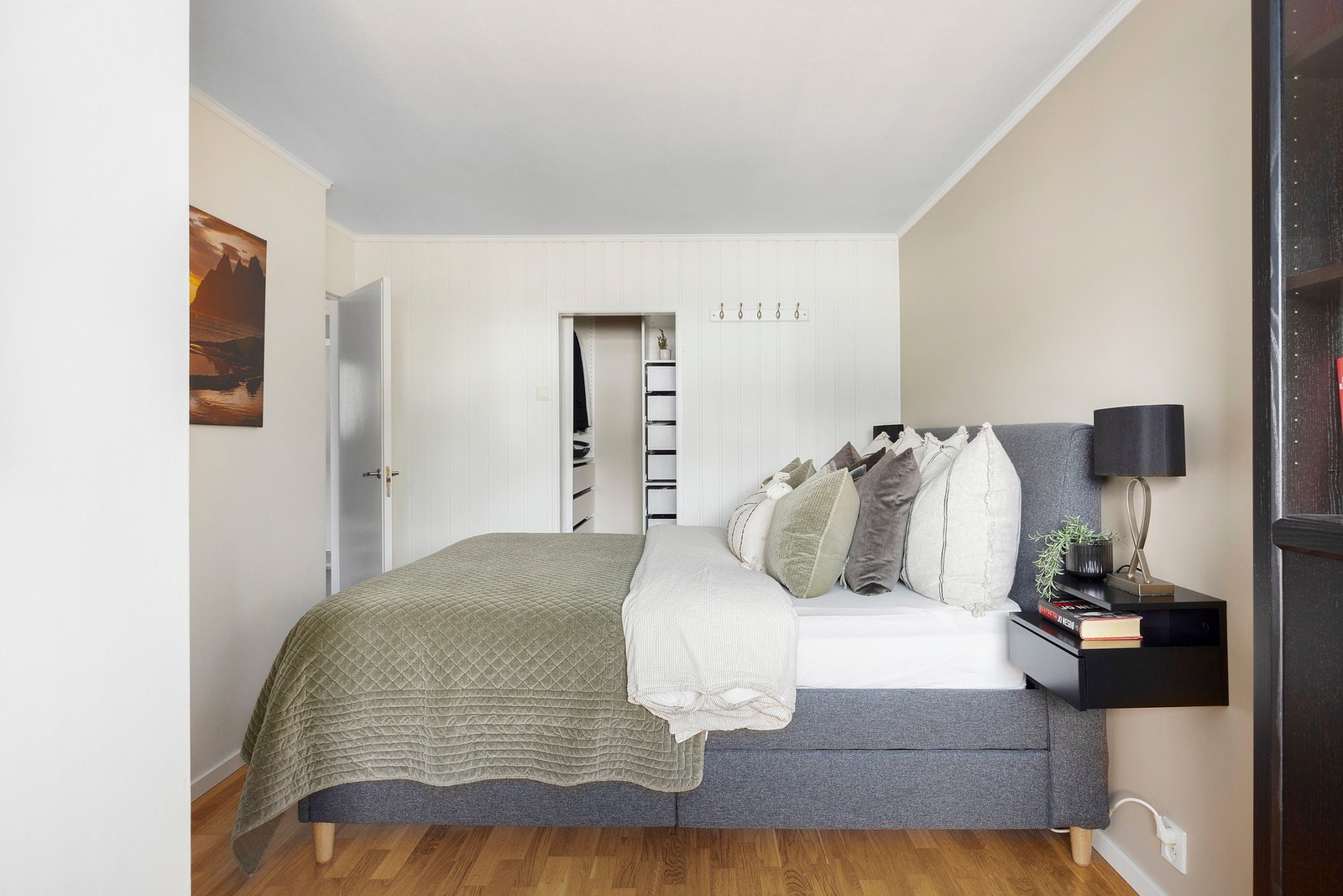 Hovedsoverommet har også eget walk-in closet Galleribilde