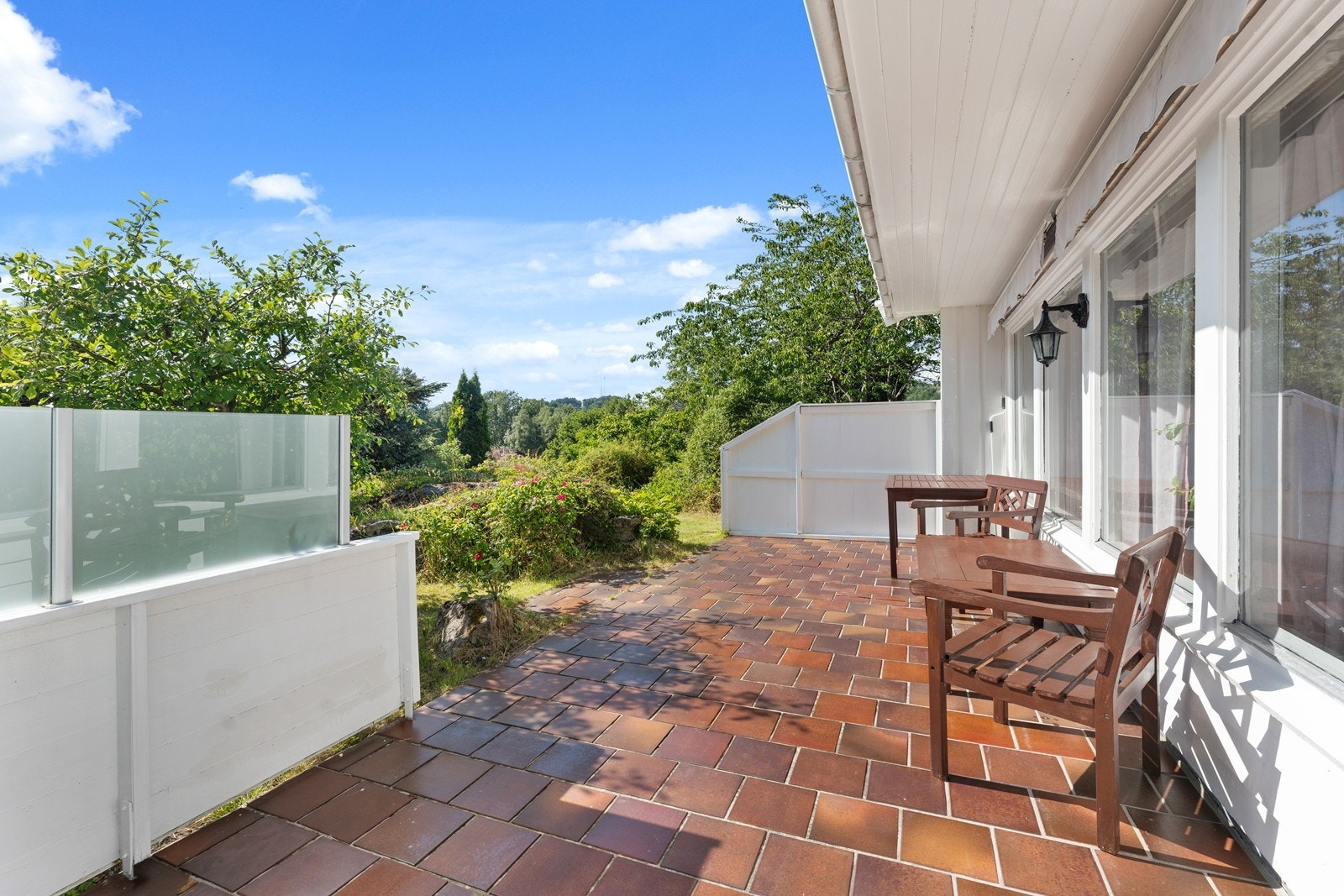 Det er tilgang direkte til hagen også herfra Galleribilde