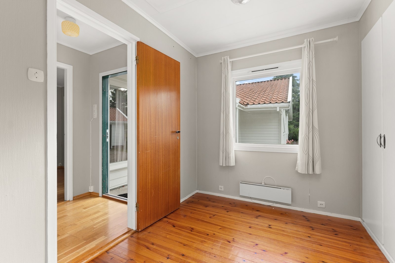 Inngangsparti. Galleribilde