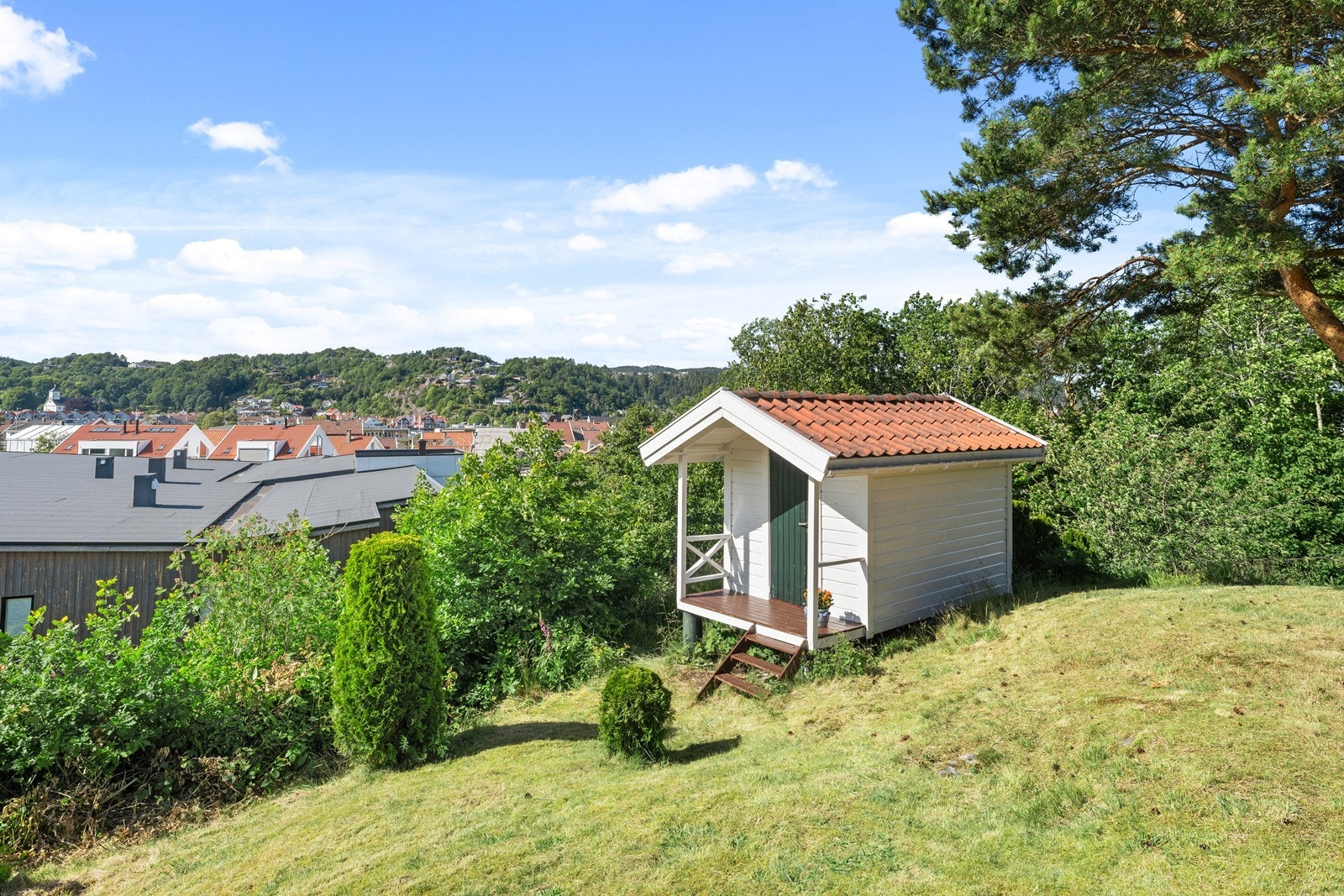 Lekestuen i hagen Galleribilde