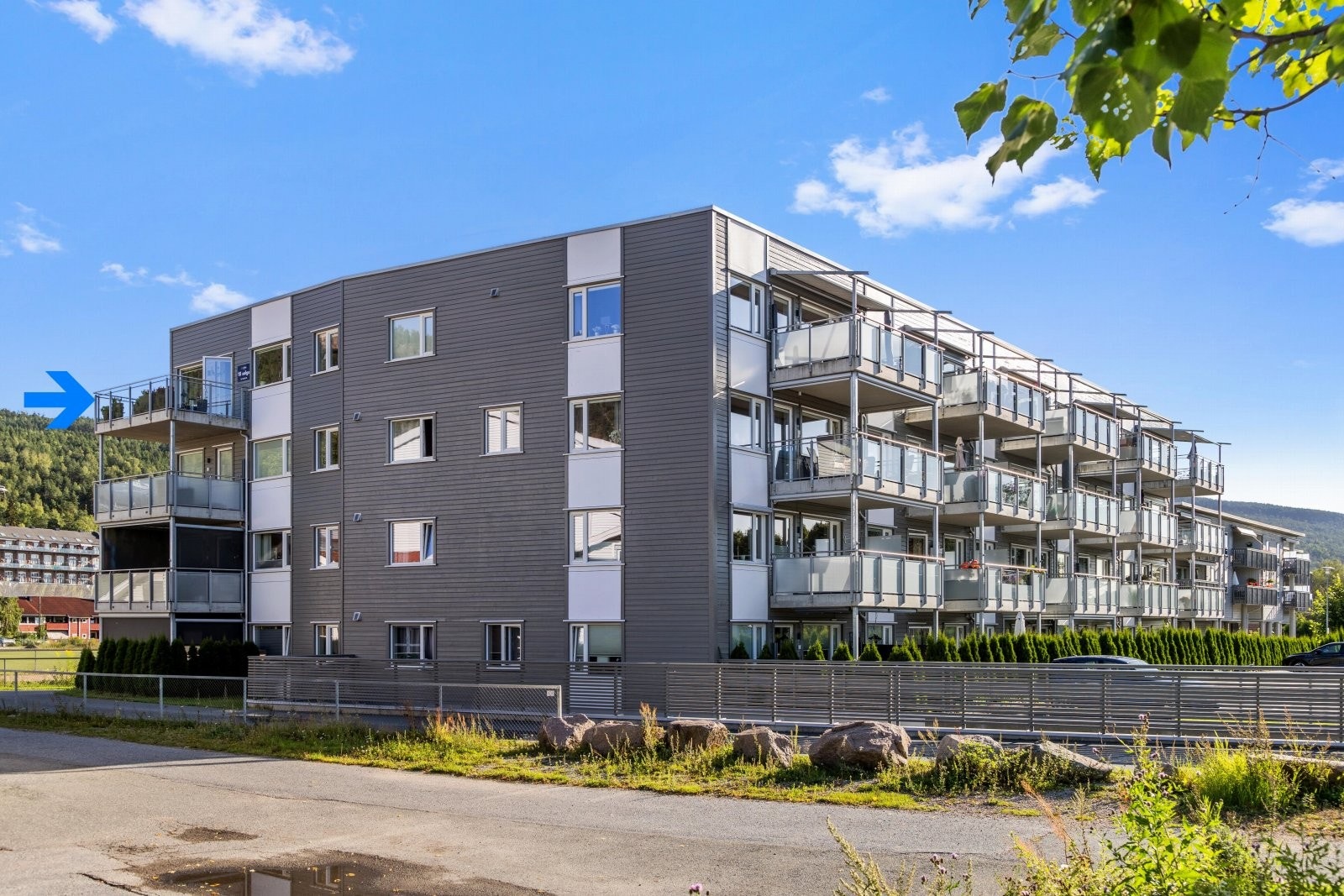 Pen og velholdt selveierleilighet / hjørneleilighet i toppetasjen med fin utsikt Galleribilde