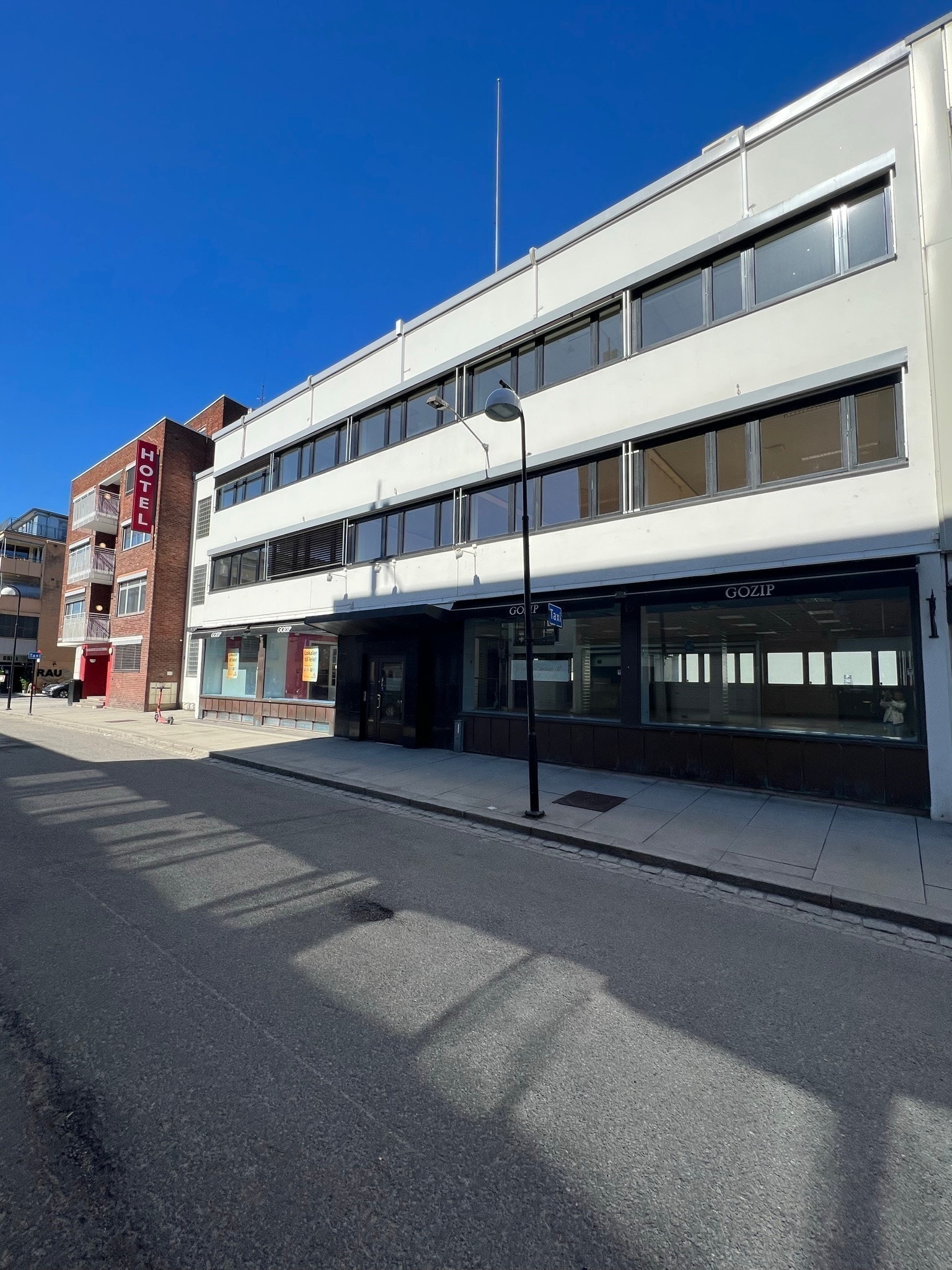 Storgata 25B med sentral beliggenhet
Her kan man leie 2. og 3.etasje Galleribilde