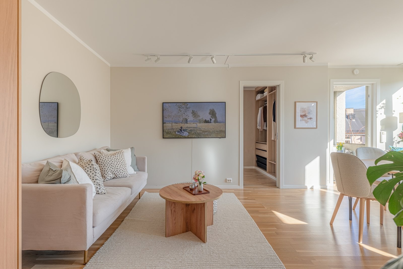 Lyst og delikat, med flere møbleringsmuligheter Galleribilde