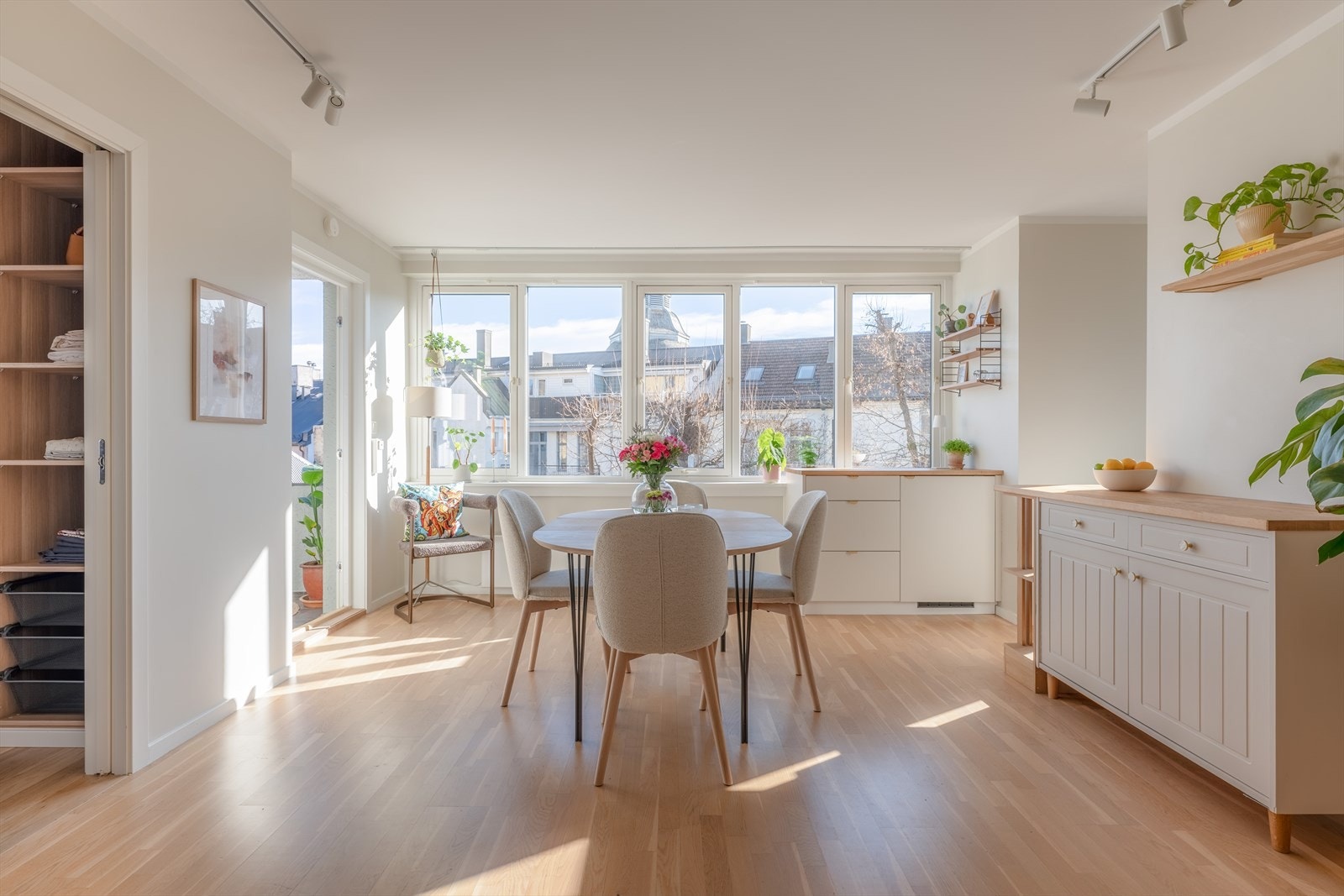 Det er rimelige fellesutgifter per måned, med tv/internett og varmtvann inkl. Galleribilde